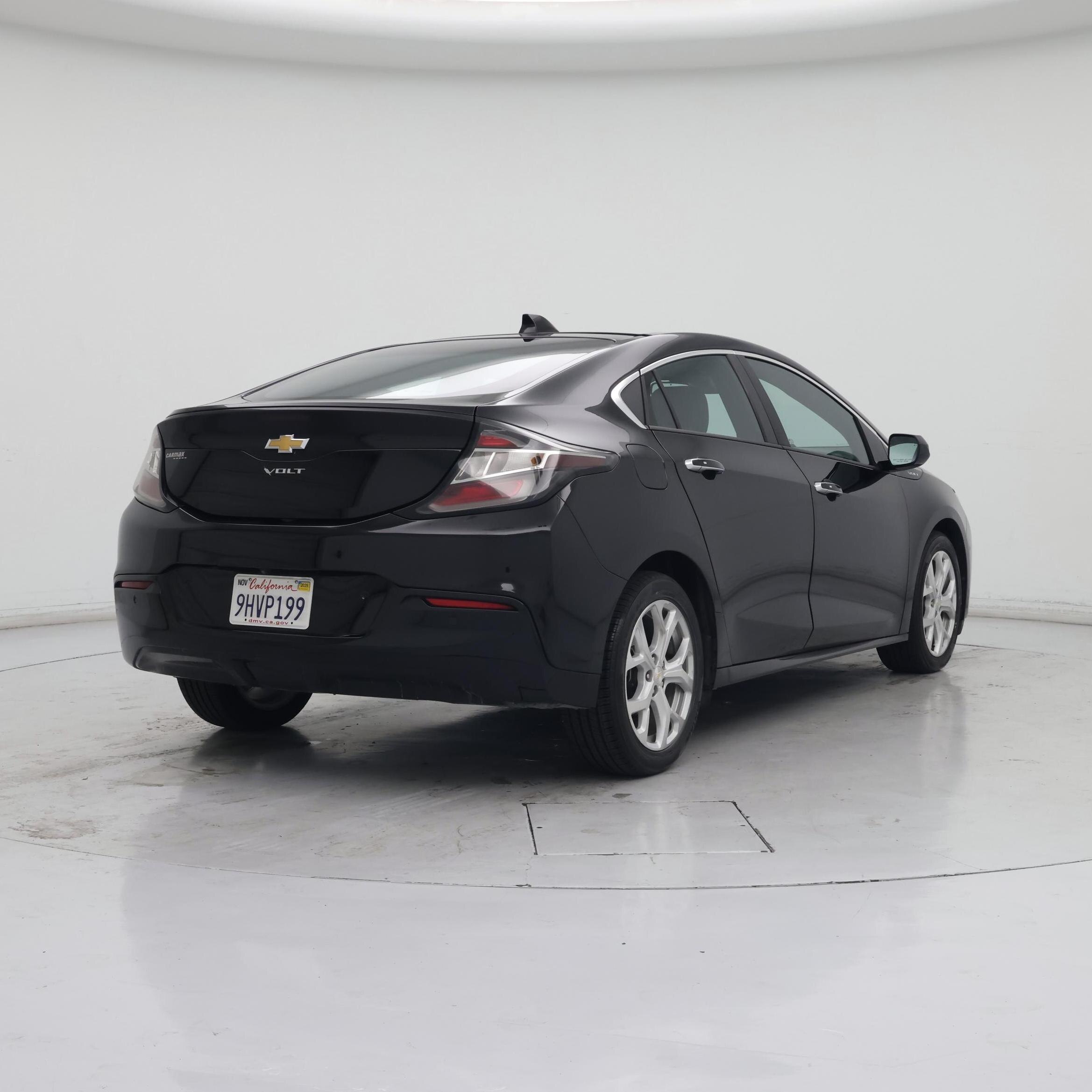 Thumbnail: 2016 Chevrolet Volt - 8