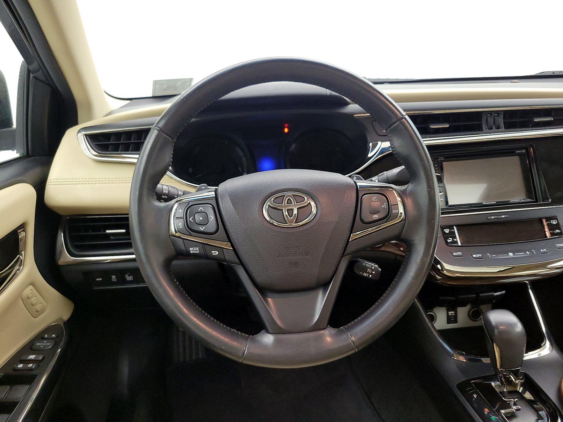 Thumbnail: 2014 Toyota Avalon - 10