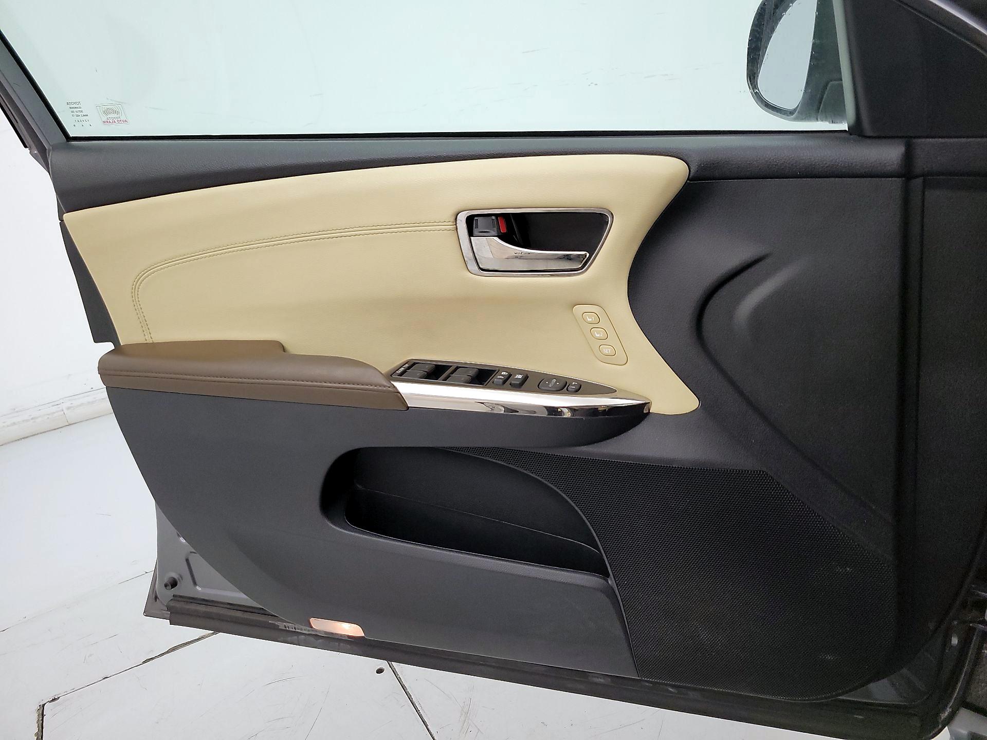 Thumbnail: 2014 Toyota Avalon - 12