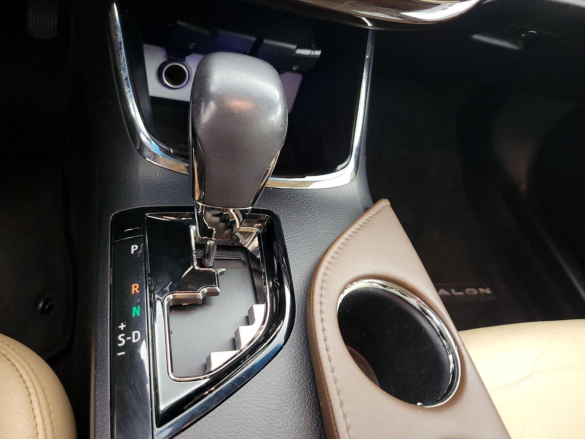 Thumbnail: 2014 Toyota Avalon - 17