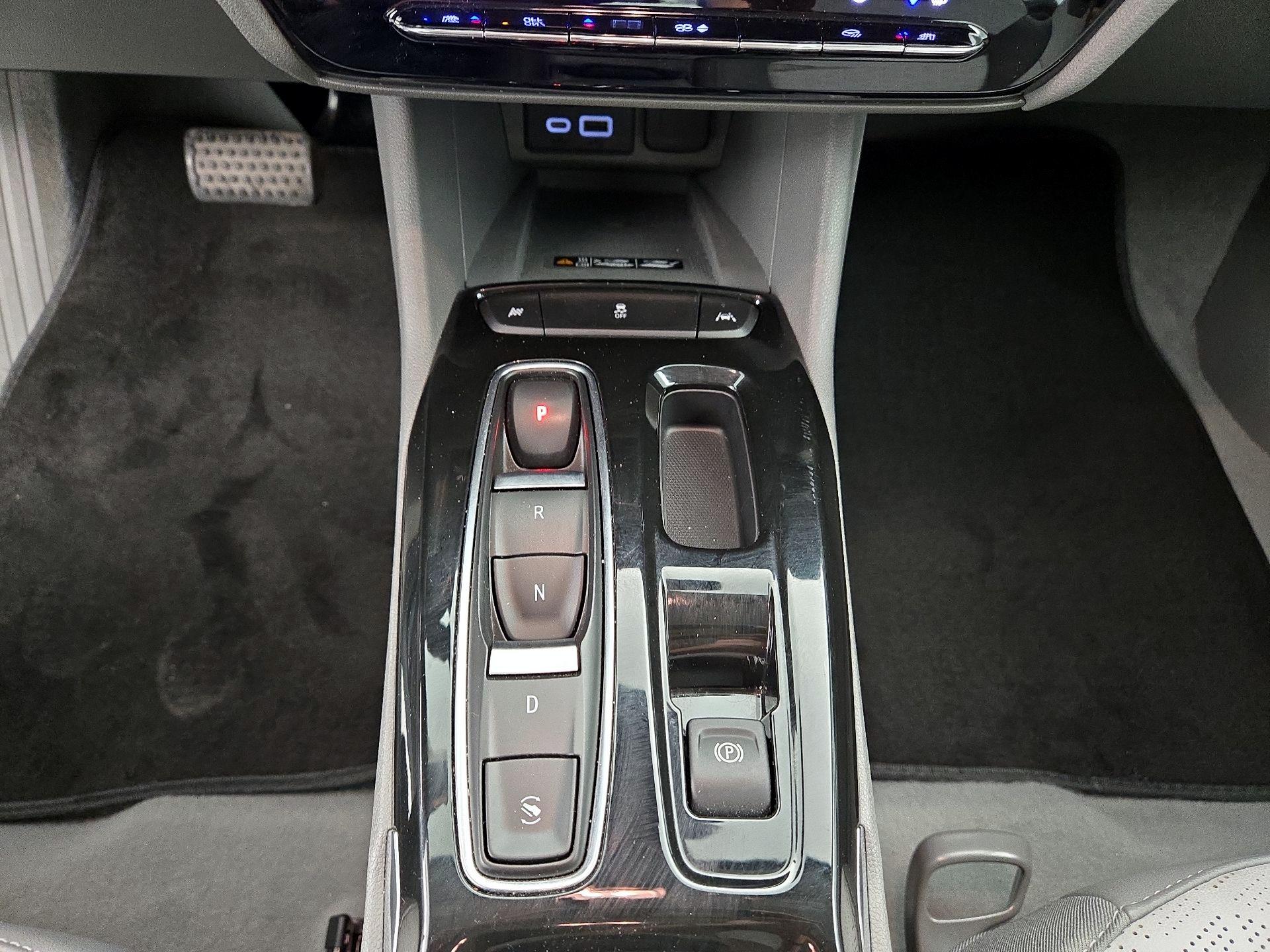 Thumbnail: 2023 Chevrolet Bolt EUV - 17
