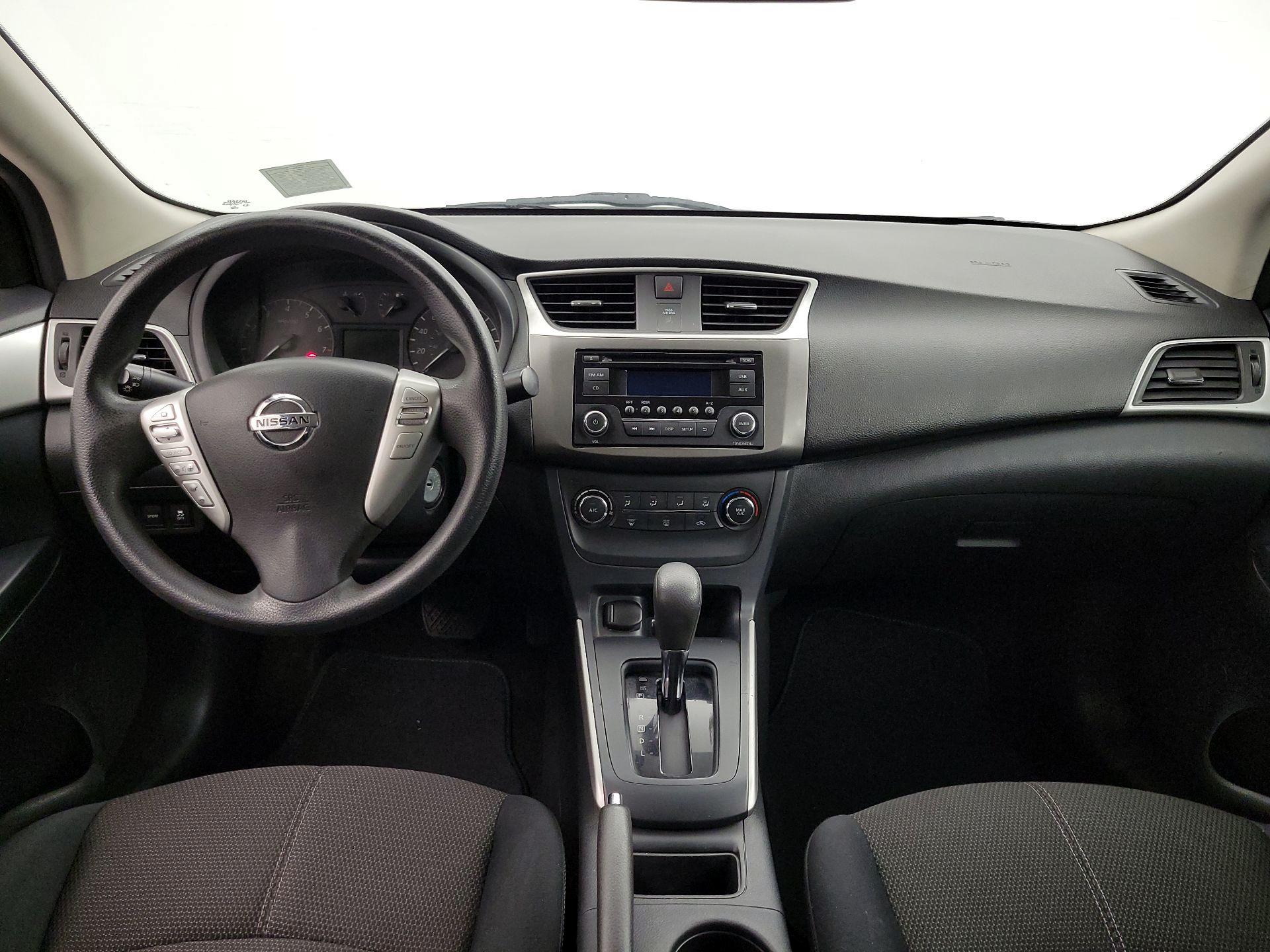 Thumbnail: 2016 Nissan Sentra - 9