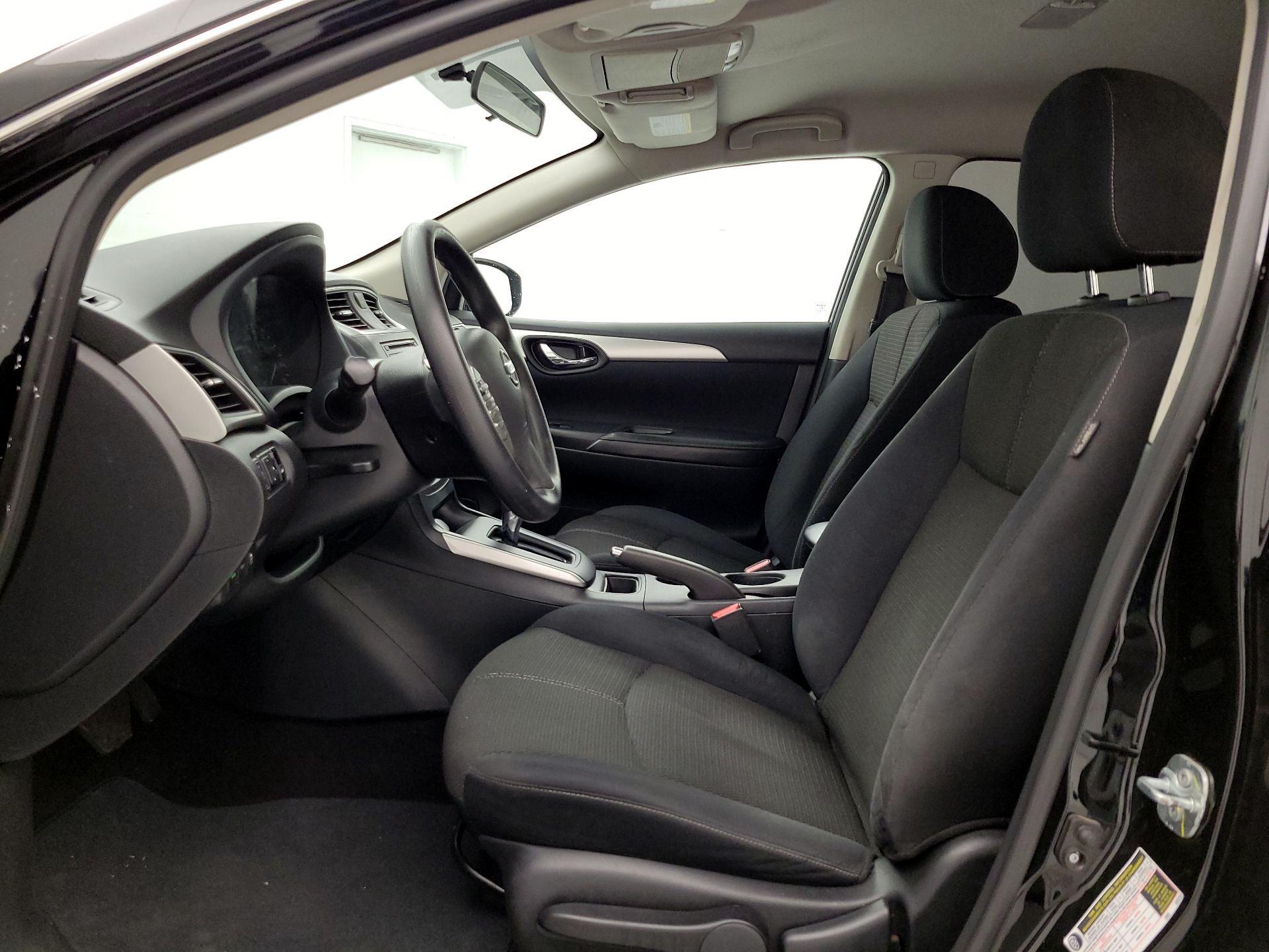 Thumbnail: 2016 Nissan Sentra - 11