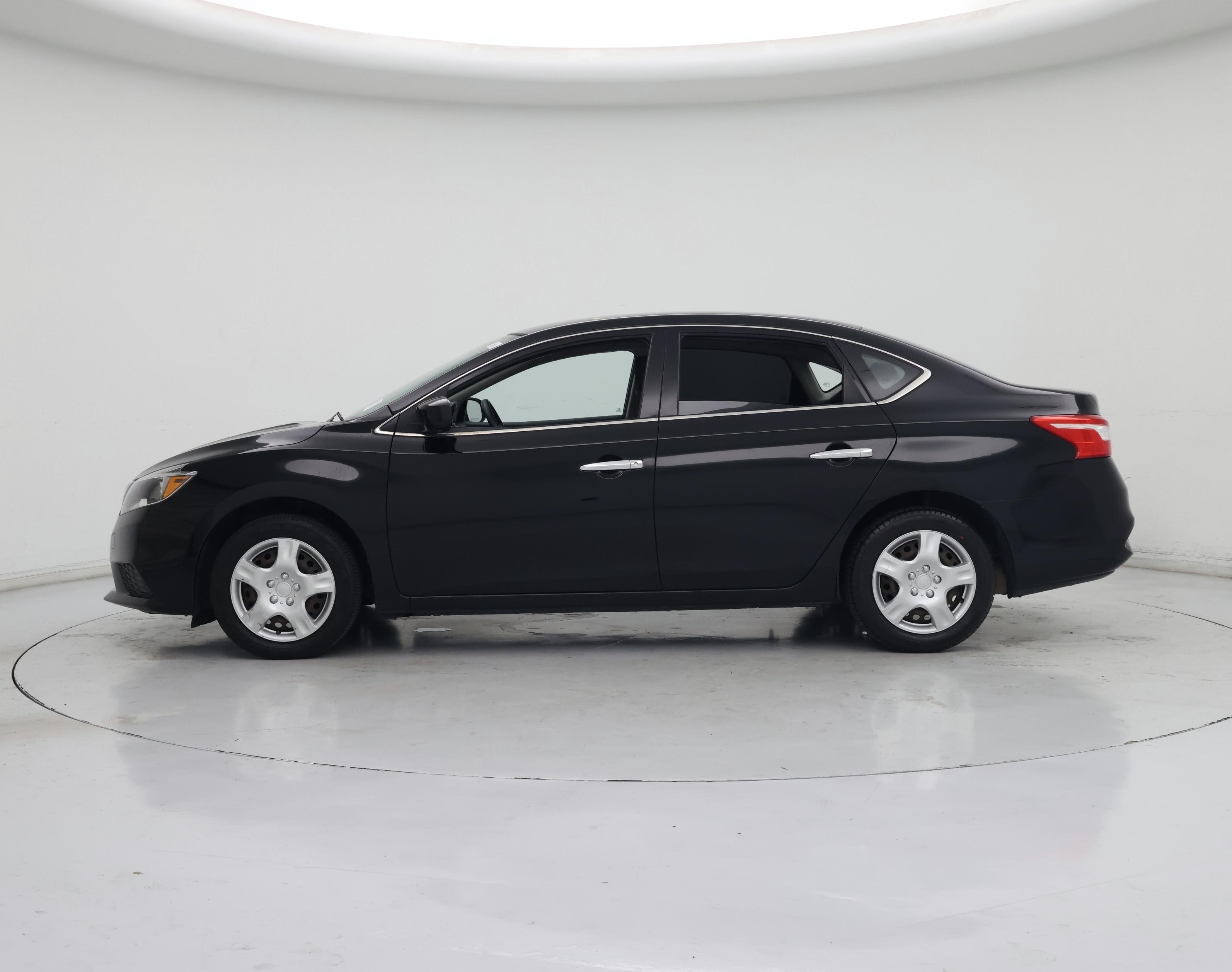 Thumbnail: 2016 Nissan Sentra - 3