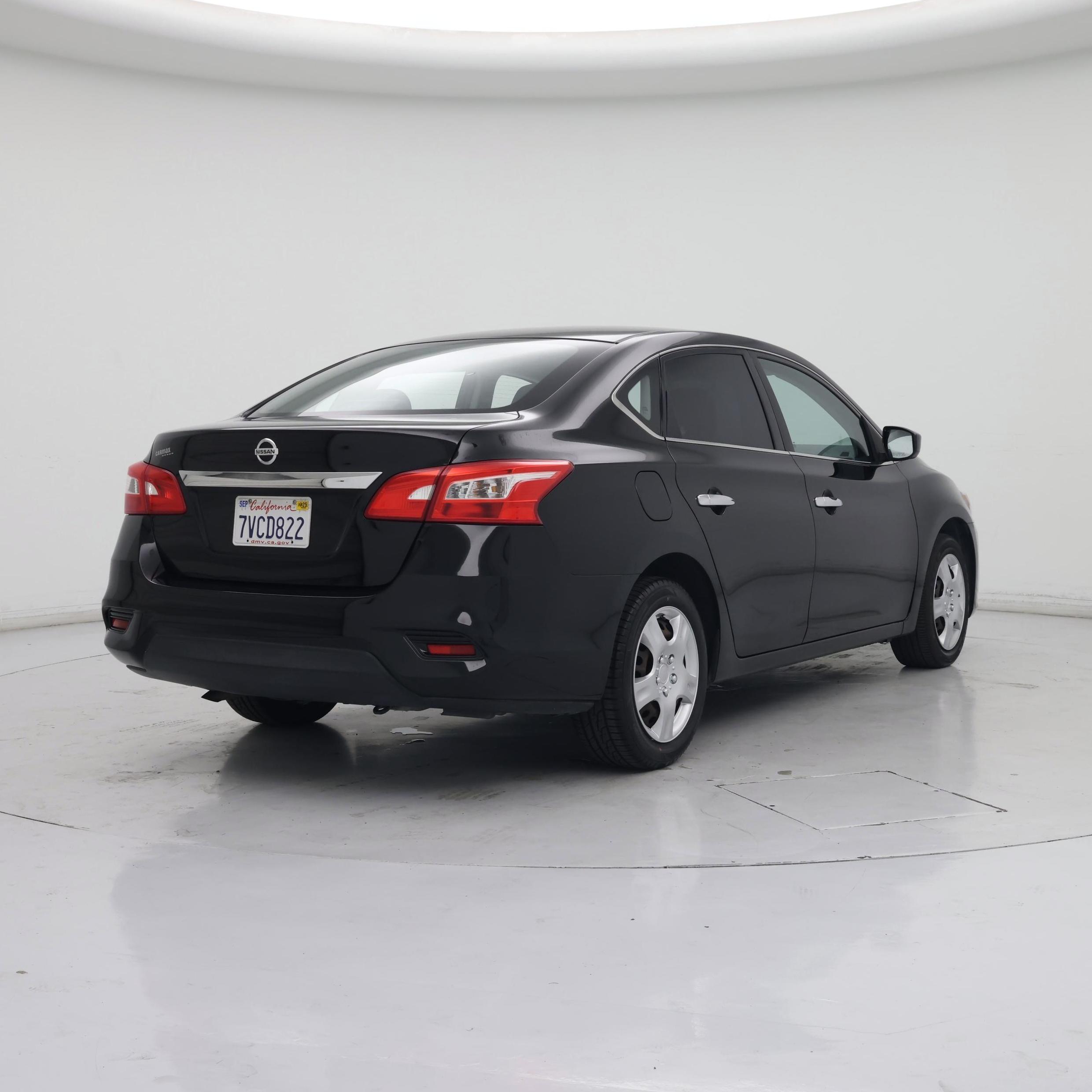 Thumbnail: 2016 Nissan Sentra - 8