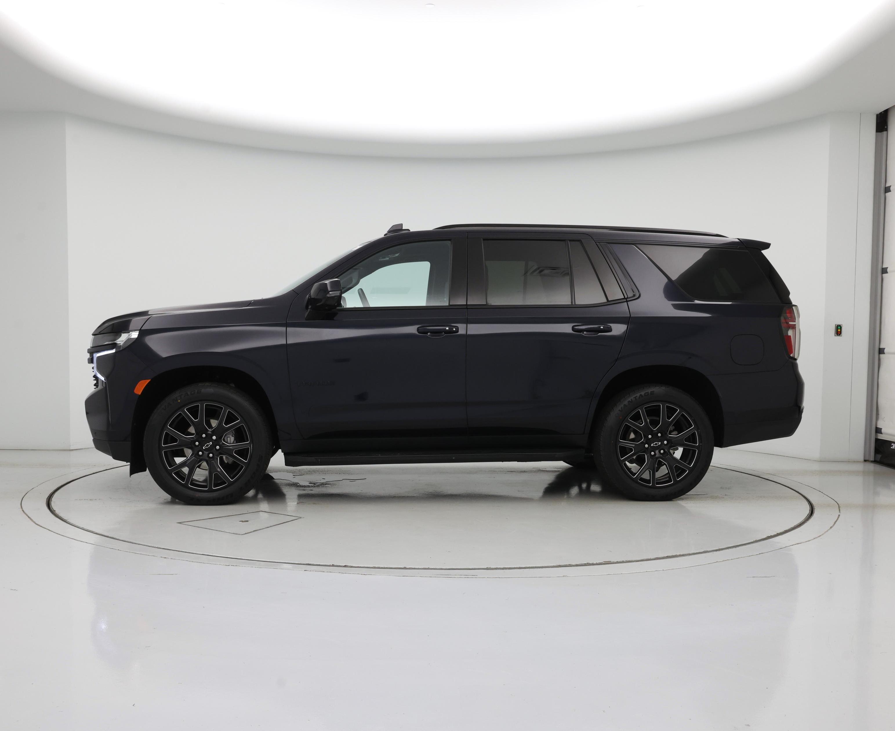 Thumbnail: 2023 Chevrolet Tahoe - 3