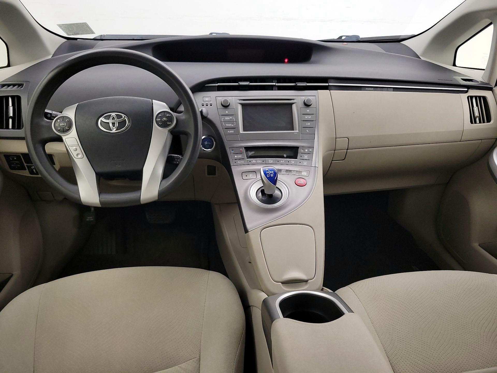 Thumbnail: 2015 Toyota Prius - 9