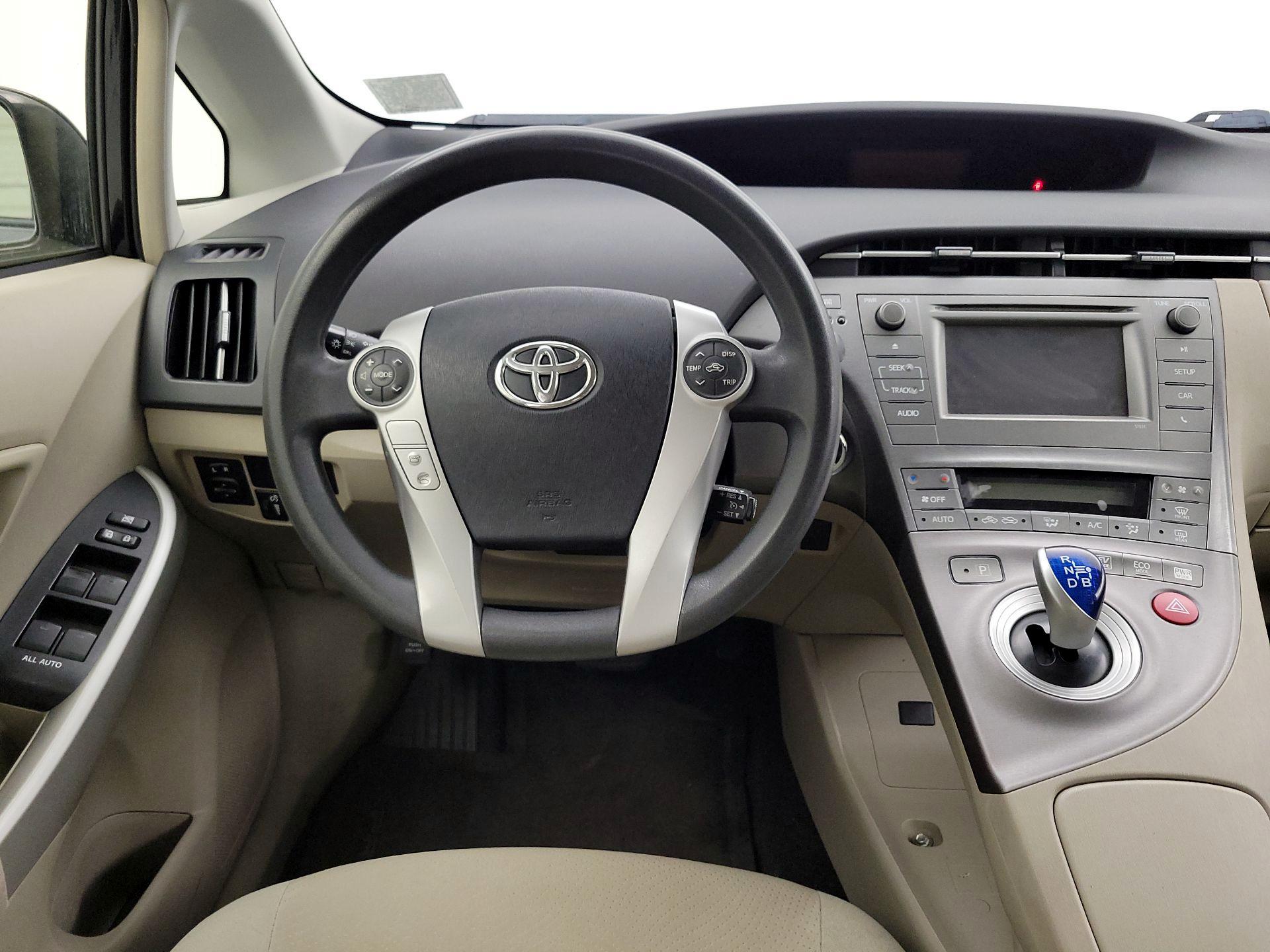 Thumbnail: 2015 Toyota Prius - 10