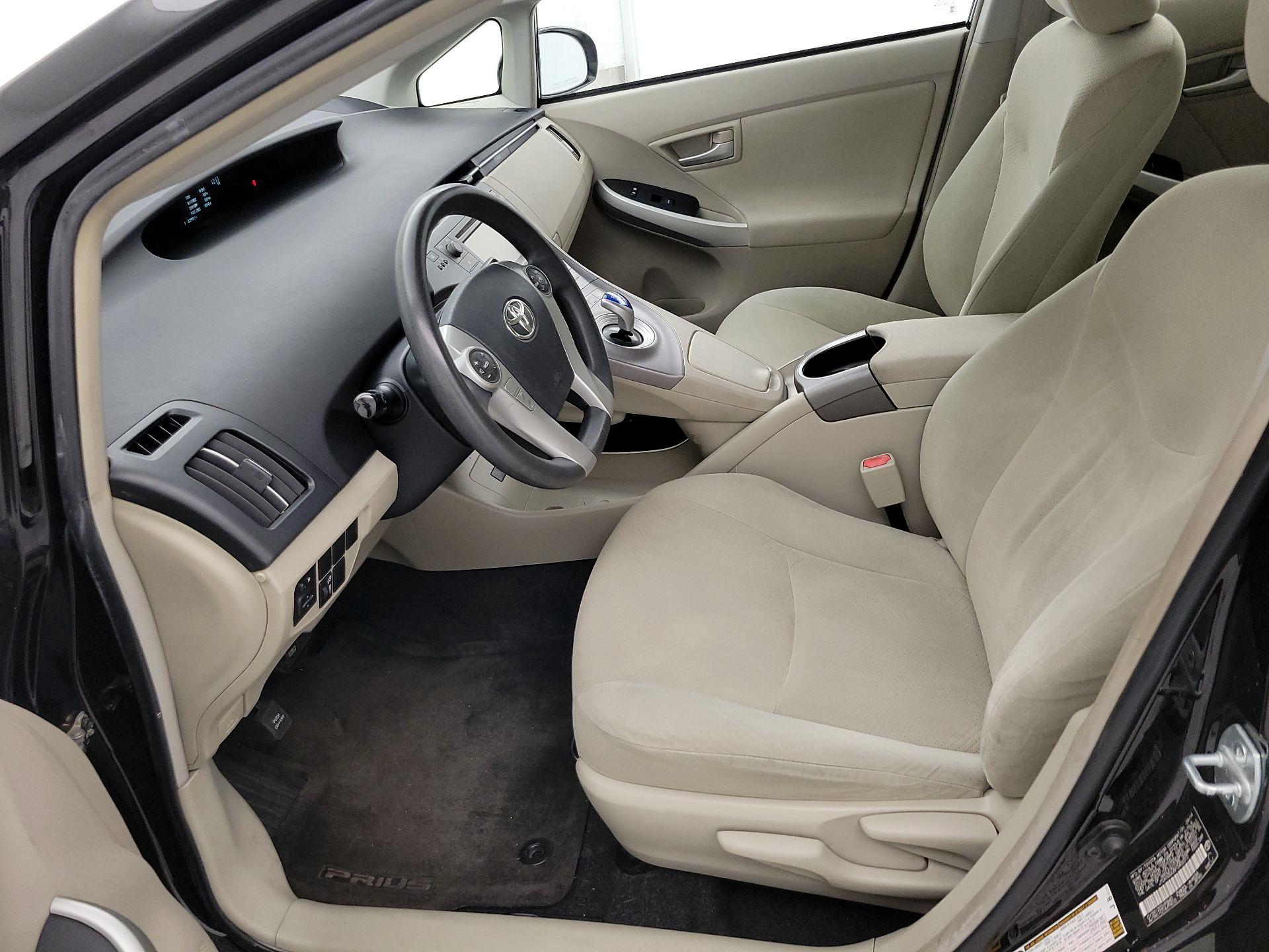 Thumbnail: 2015 Toyota Prius - 11