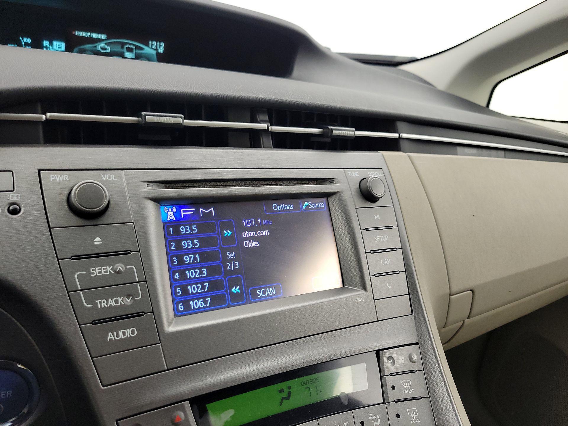Thumbnail: 2015 Toyota Prius - 15