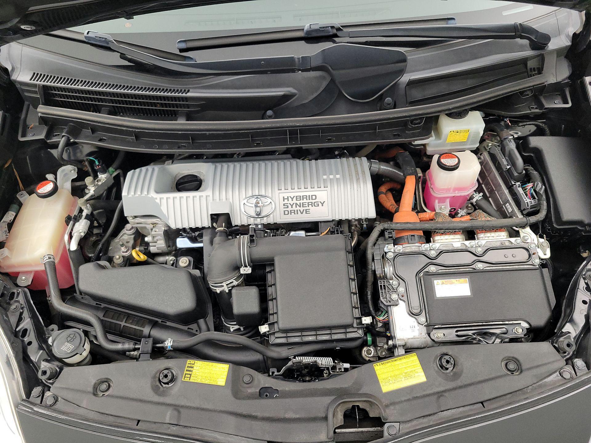 Thumbnail: 2015 Toyota Prius - 20