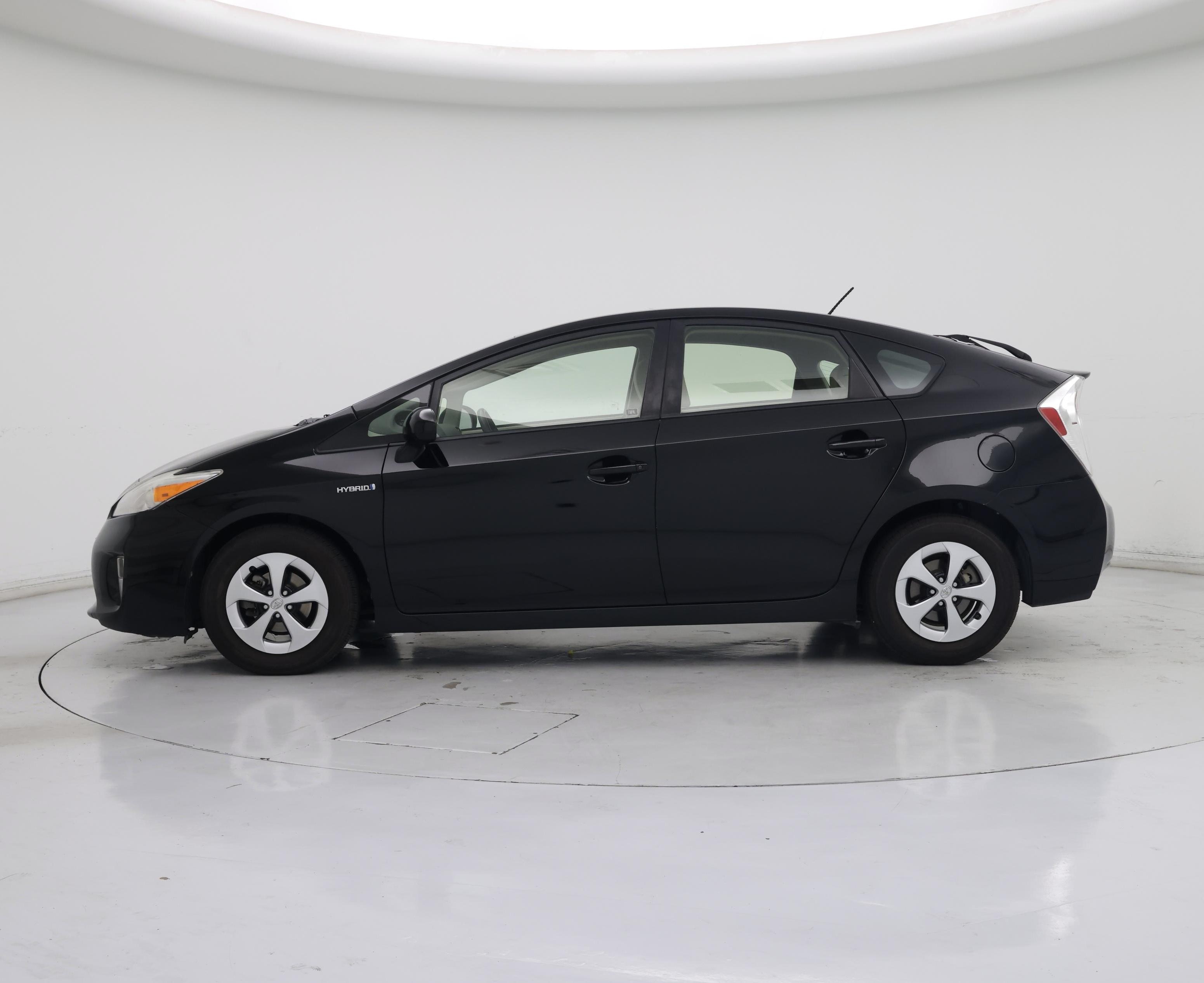 Thumbnail: 2015 Toyota Prius - 3