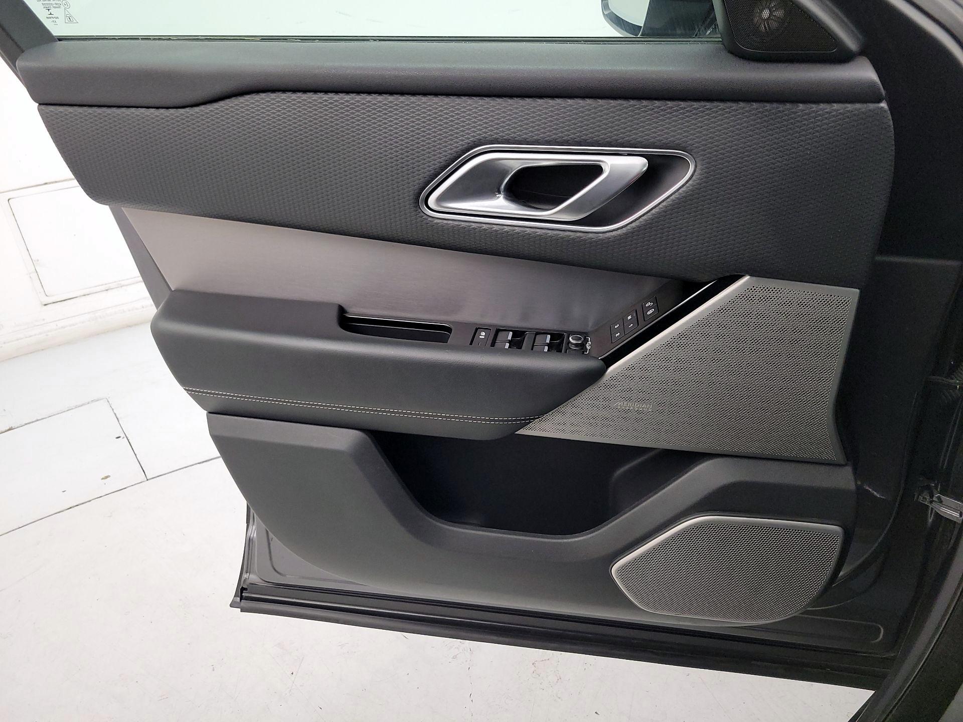 Thumbnail: 2018 Land Rover Range Rover Velar - 12