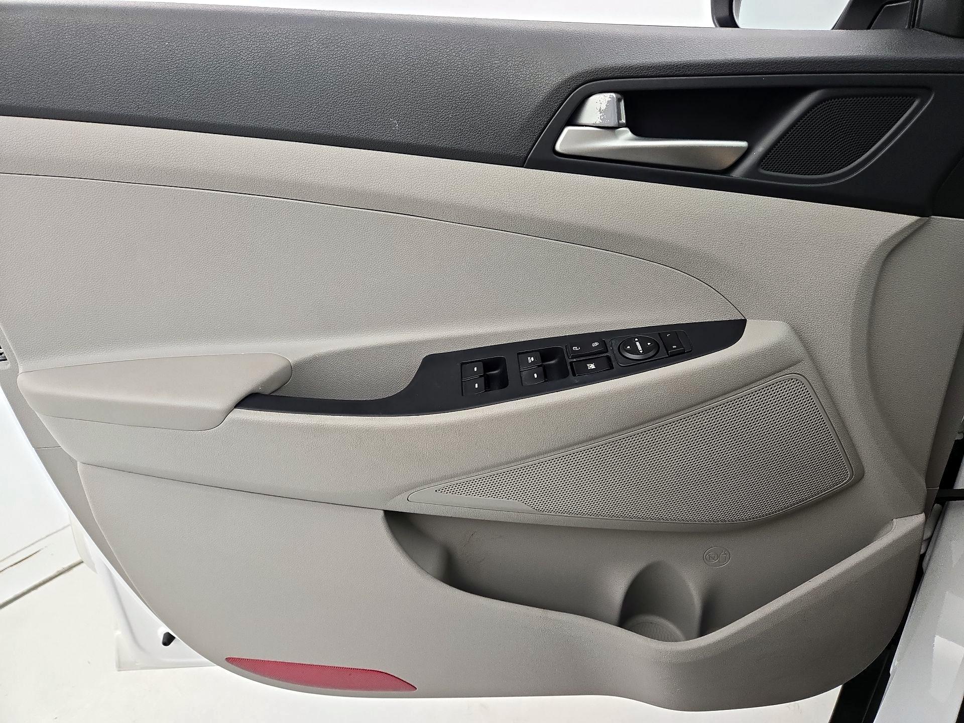 Thumbnail: 2020 Hyundai Tucson - 12