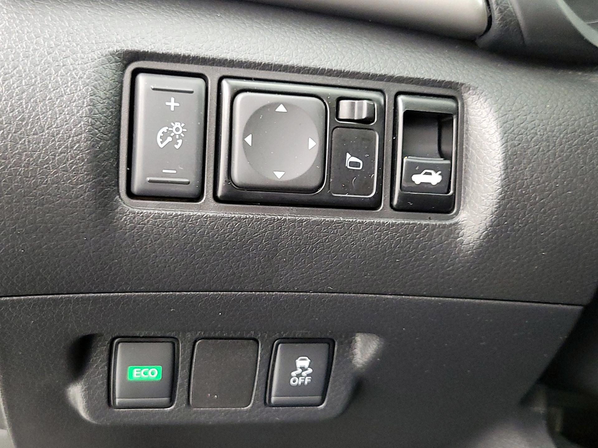 Thumbnail: 2019 Nissan Sentra - 13