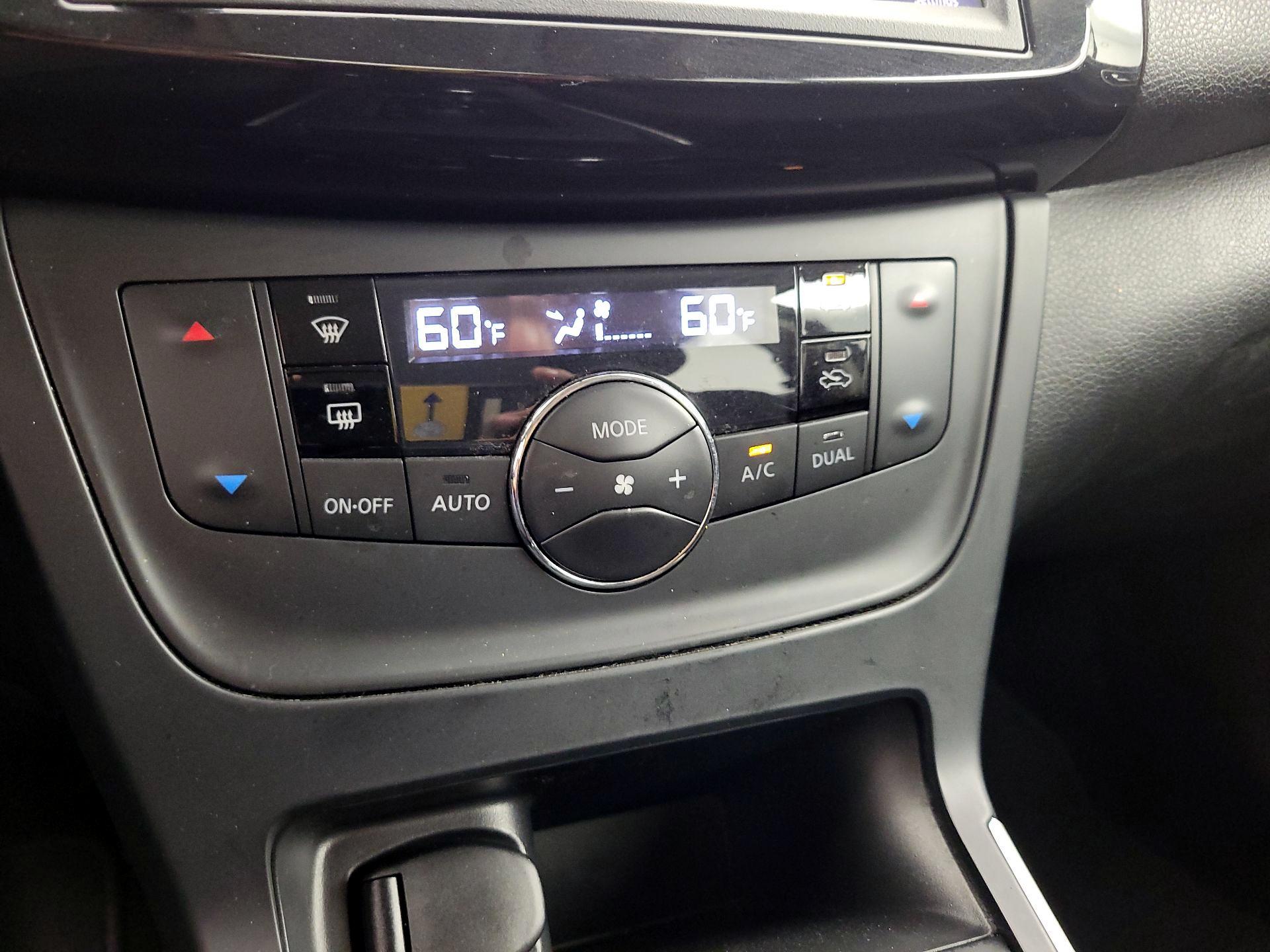 Thumbnail: 2019 Nissan Sentra - 16
