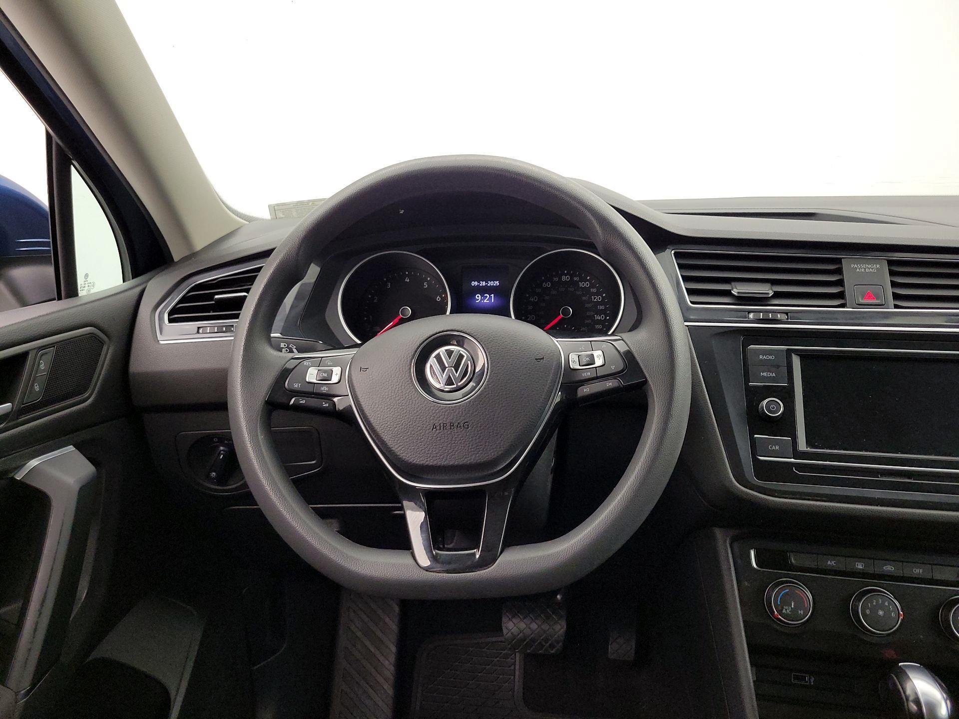 Thumbnail: 2019 Volkswagen Tiguan - 10