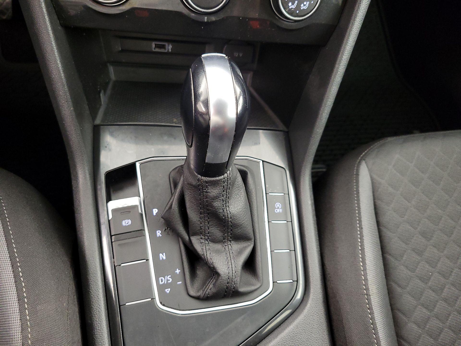 Thumbnail: 2019 Volkswagen Tiguan - 17