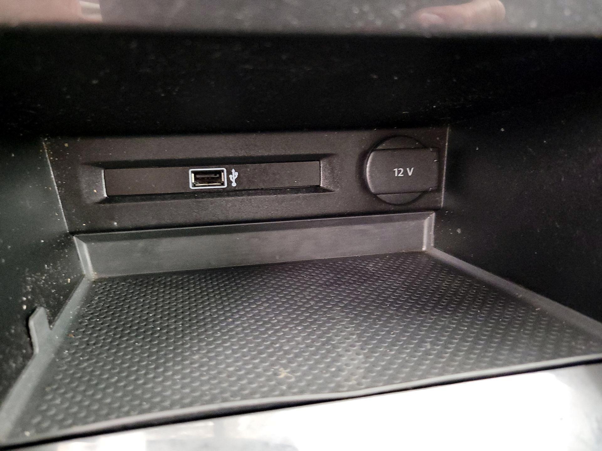 Thumbnail: 2019 Volkswagen Tiguan - 18