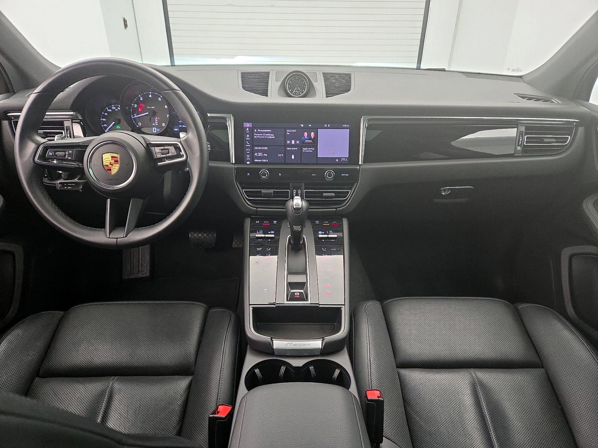Thumbnail: 2022 Porsche Macan - 9
