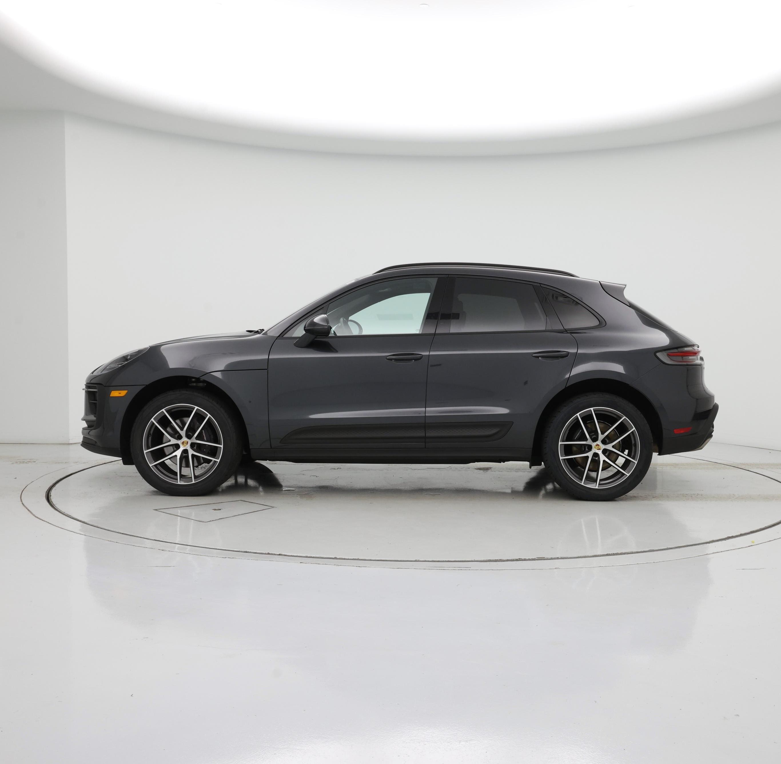 Thumbnail: 2022 Porsche Macan - 3