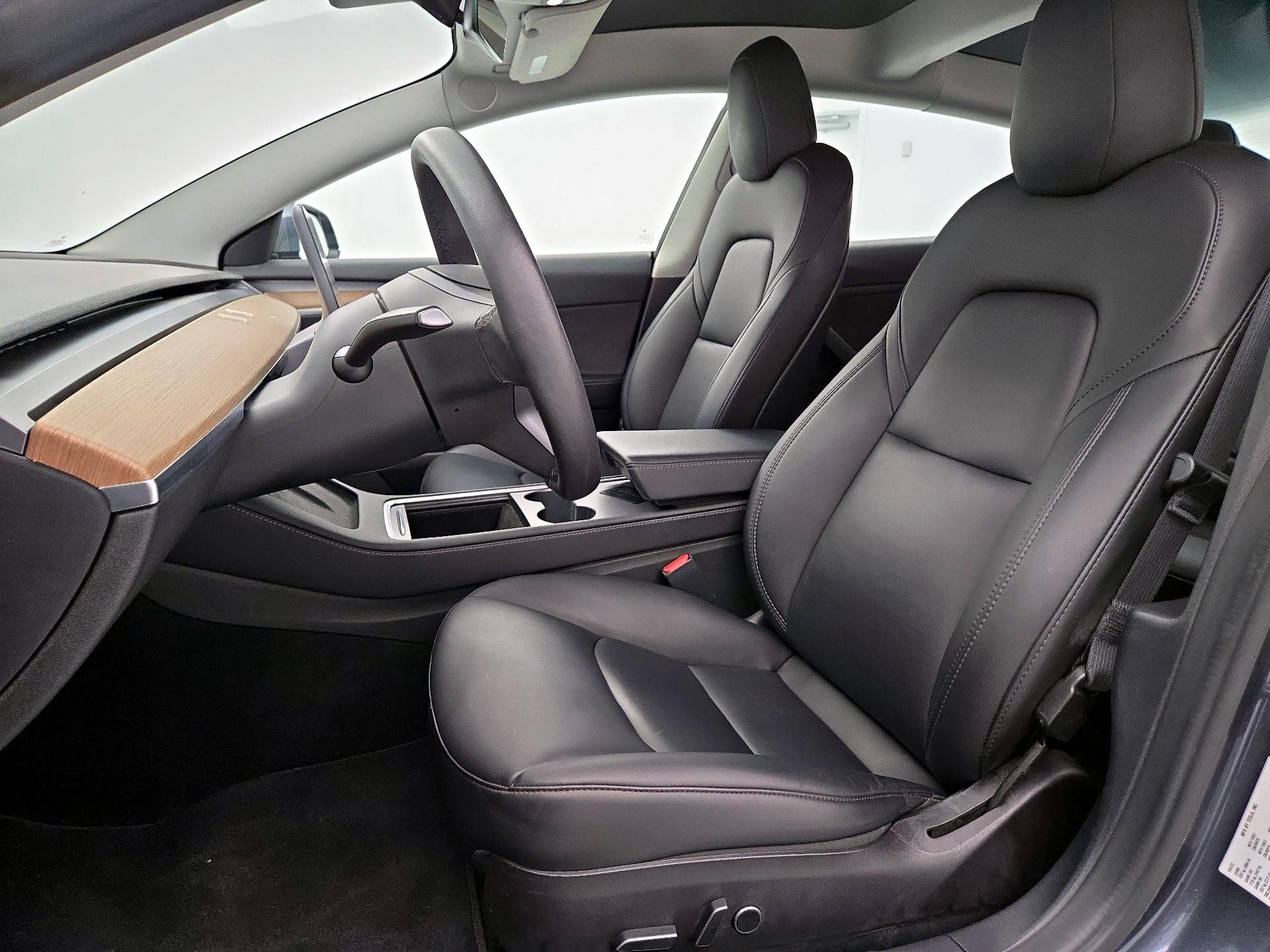 Thumbnail: 2022 Tesla Model 3 - 11