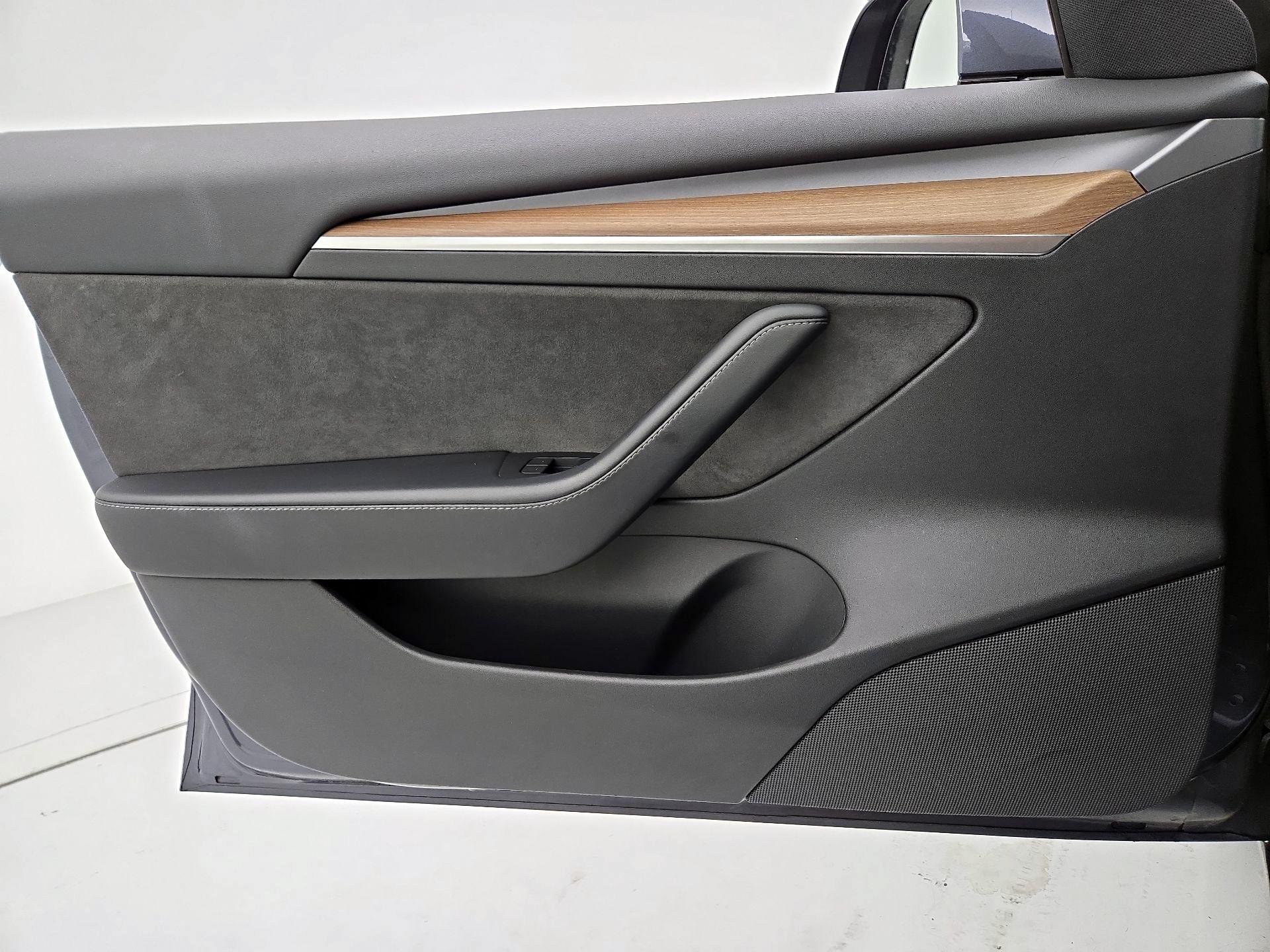 Thumbnail: 2022 Tesla Model 3 - 12