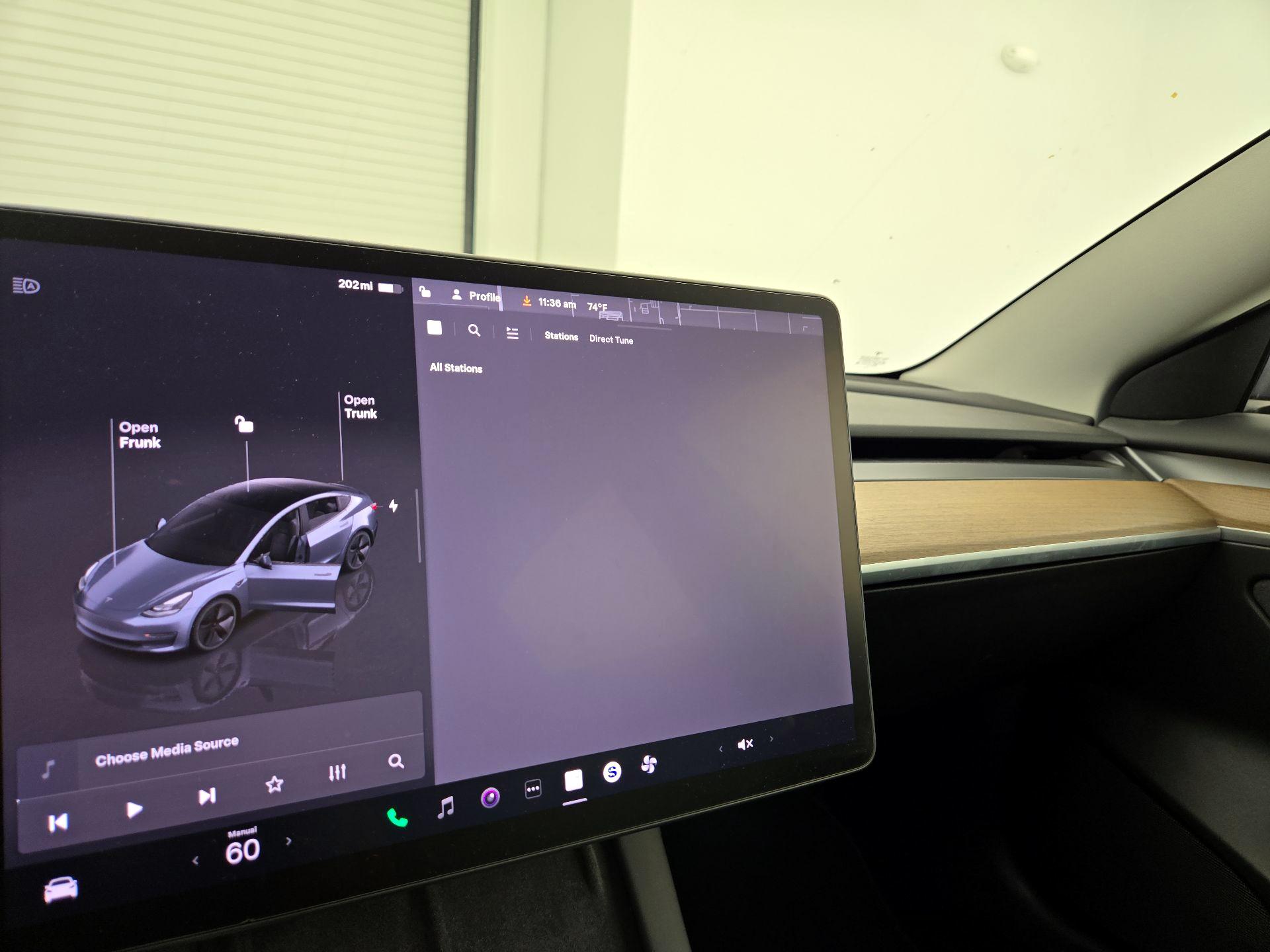 Thumbnail: 2022 Tesla Model 3 - 15