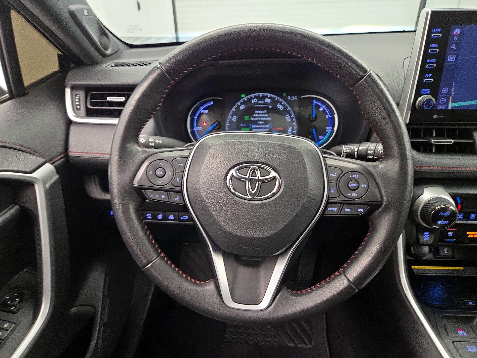 Thumbnail: 2021 Toyota RAV4 - 10