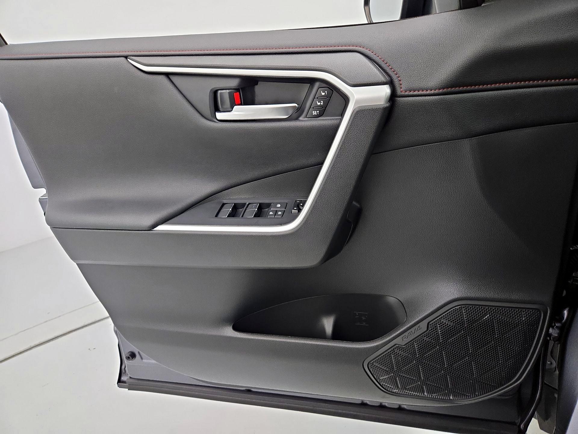 Thumbnail: 2021 Toyota RAV4 - 12