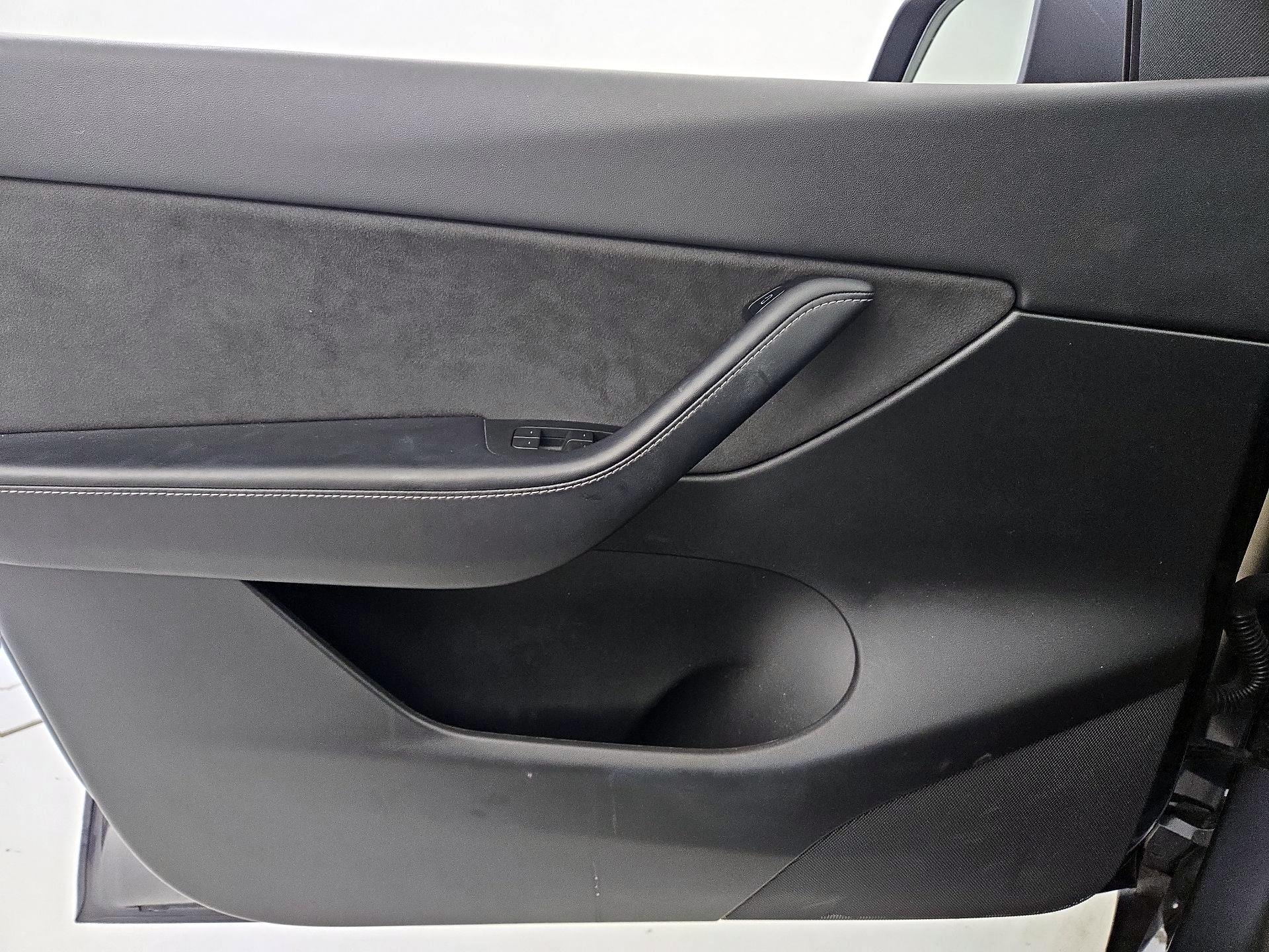 Thumbnail: 2022 Tesla Model Y - 12