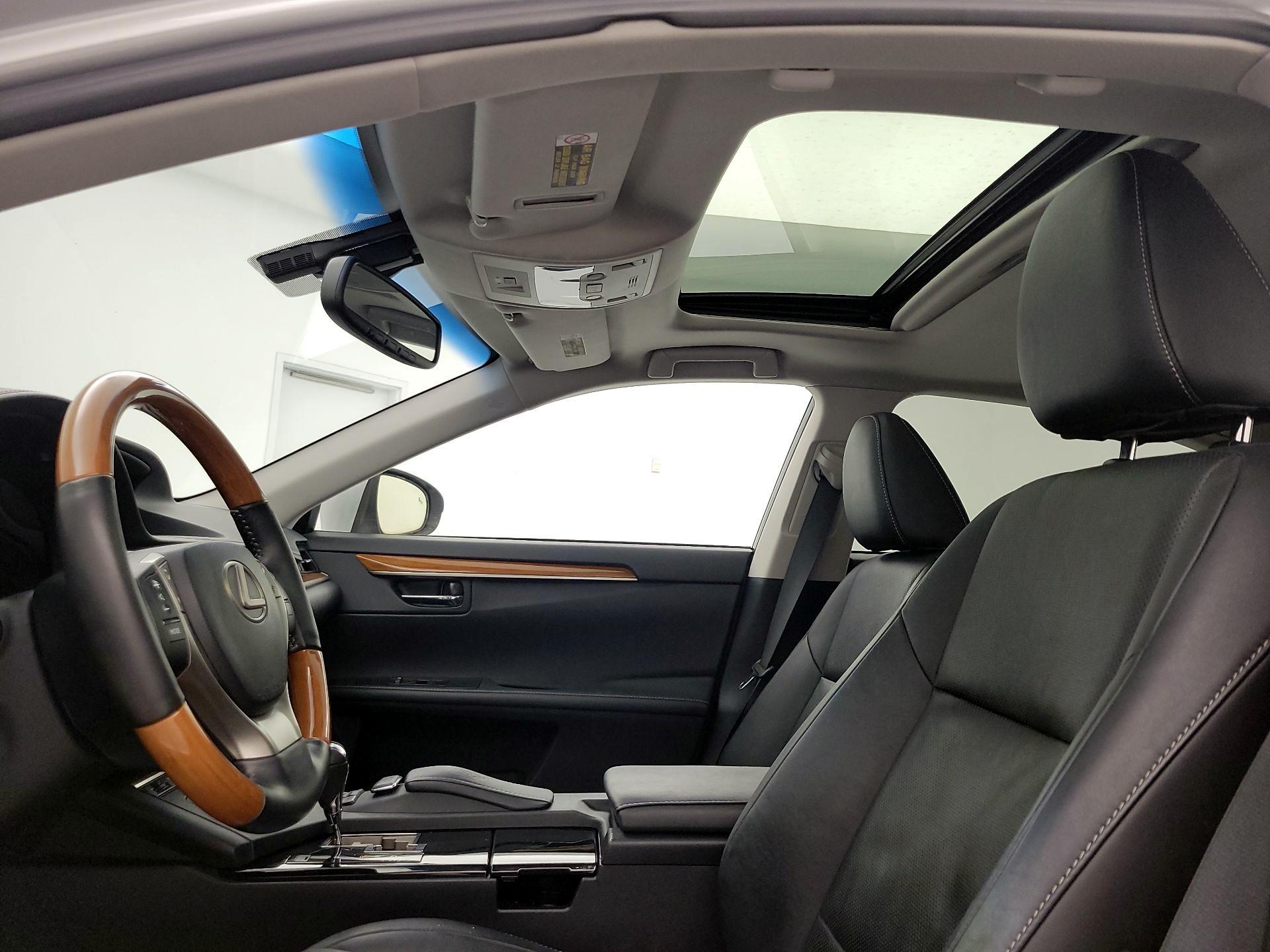 Thumbnail: 2014 Lexus ES - 20