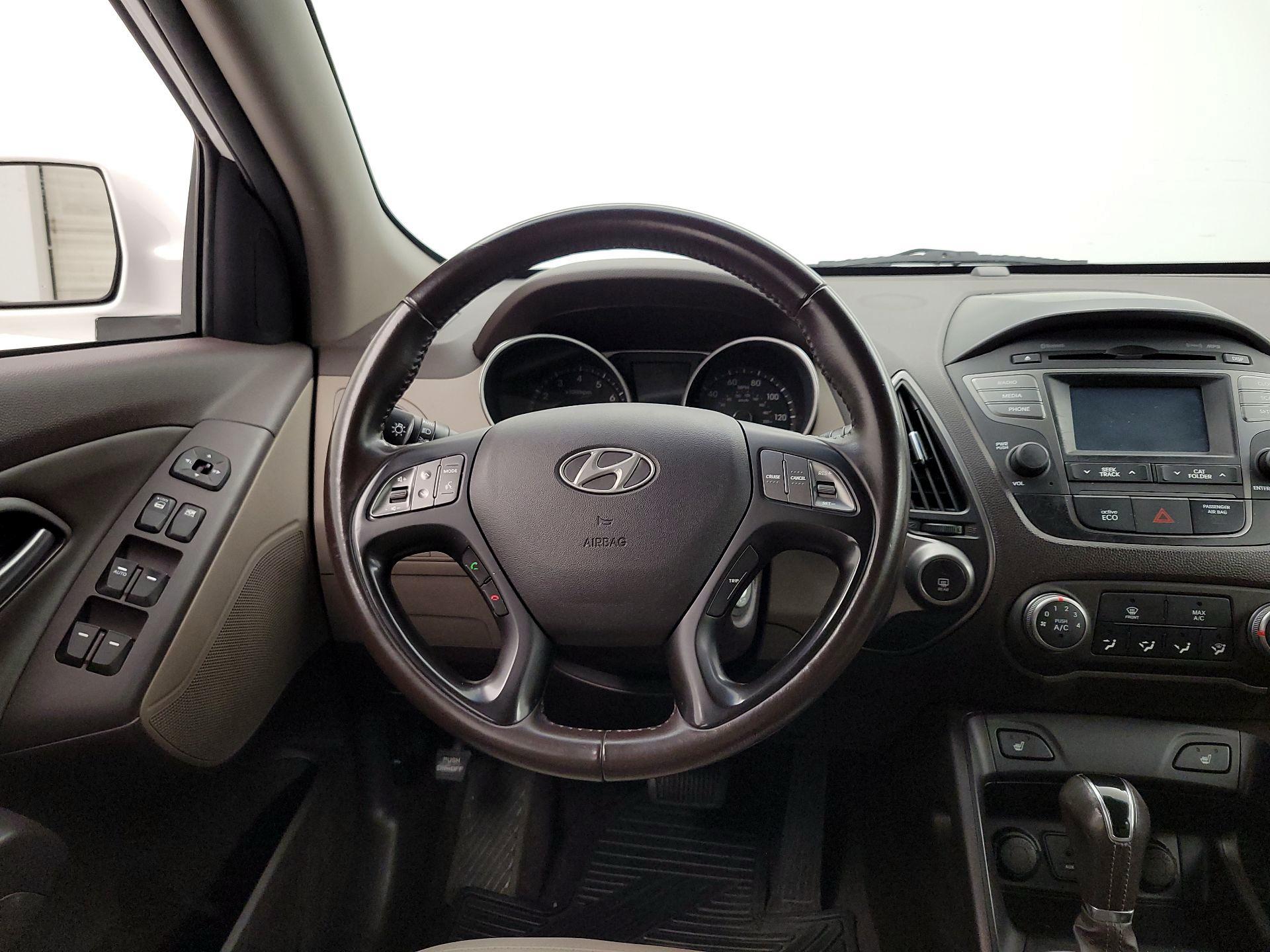Thumbnail: 2014 Hyundai Tucson - 10