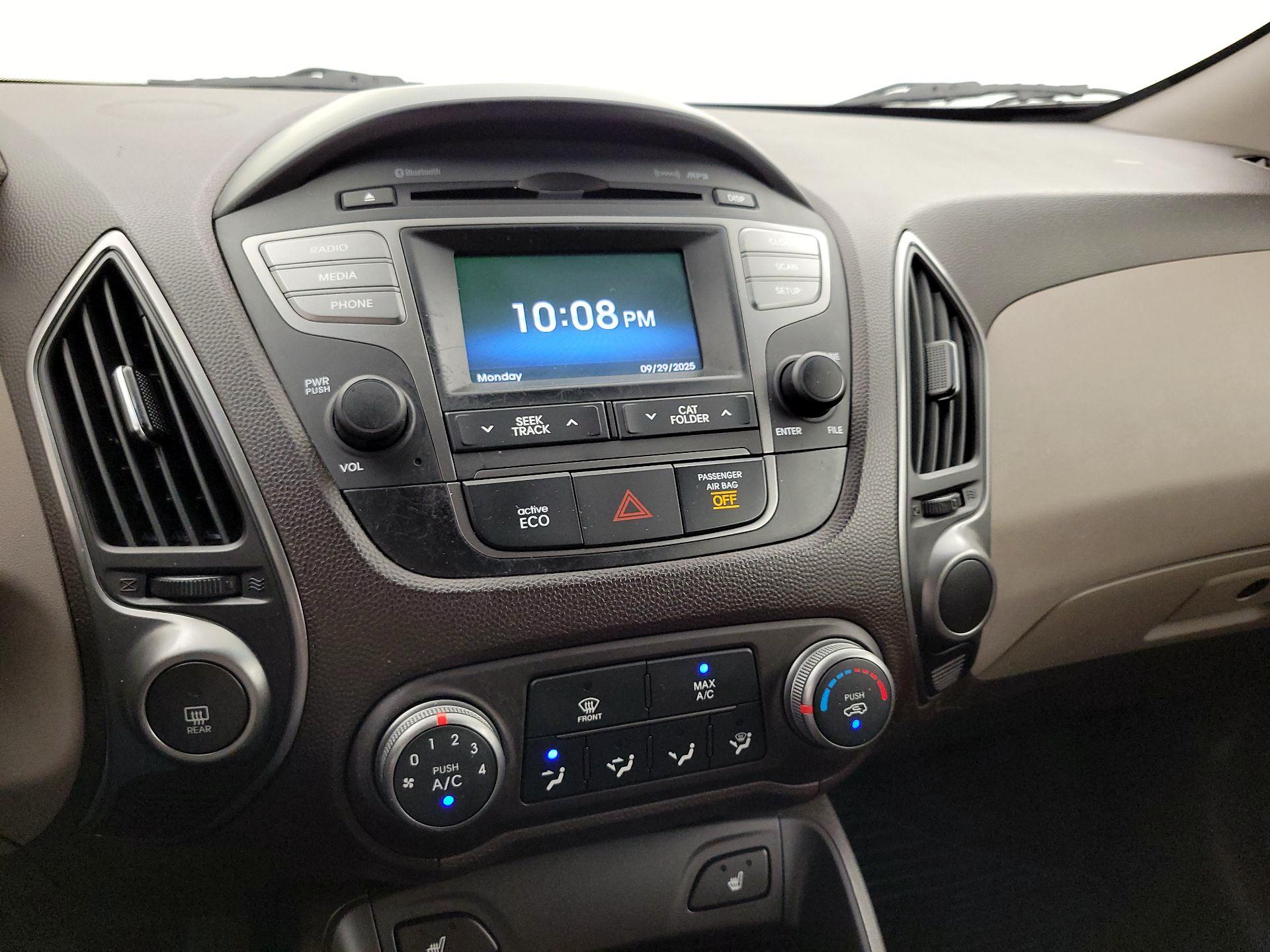 Thumbnail: 2014 Hyundai Tucson - 16