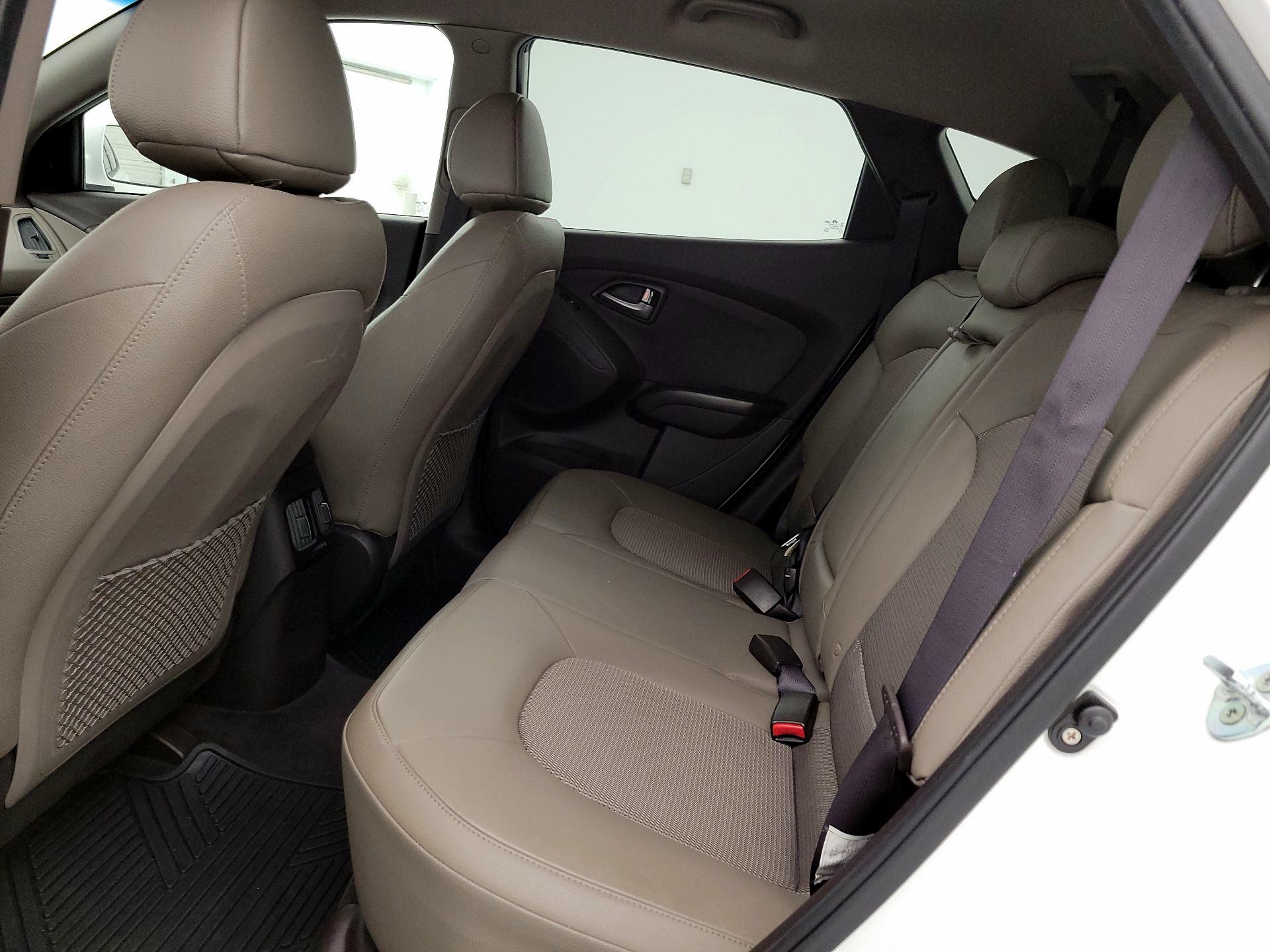 Thumbnail: 2014 Hyundai Tucson - 19