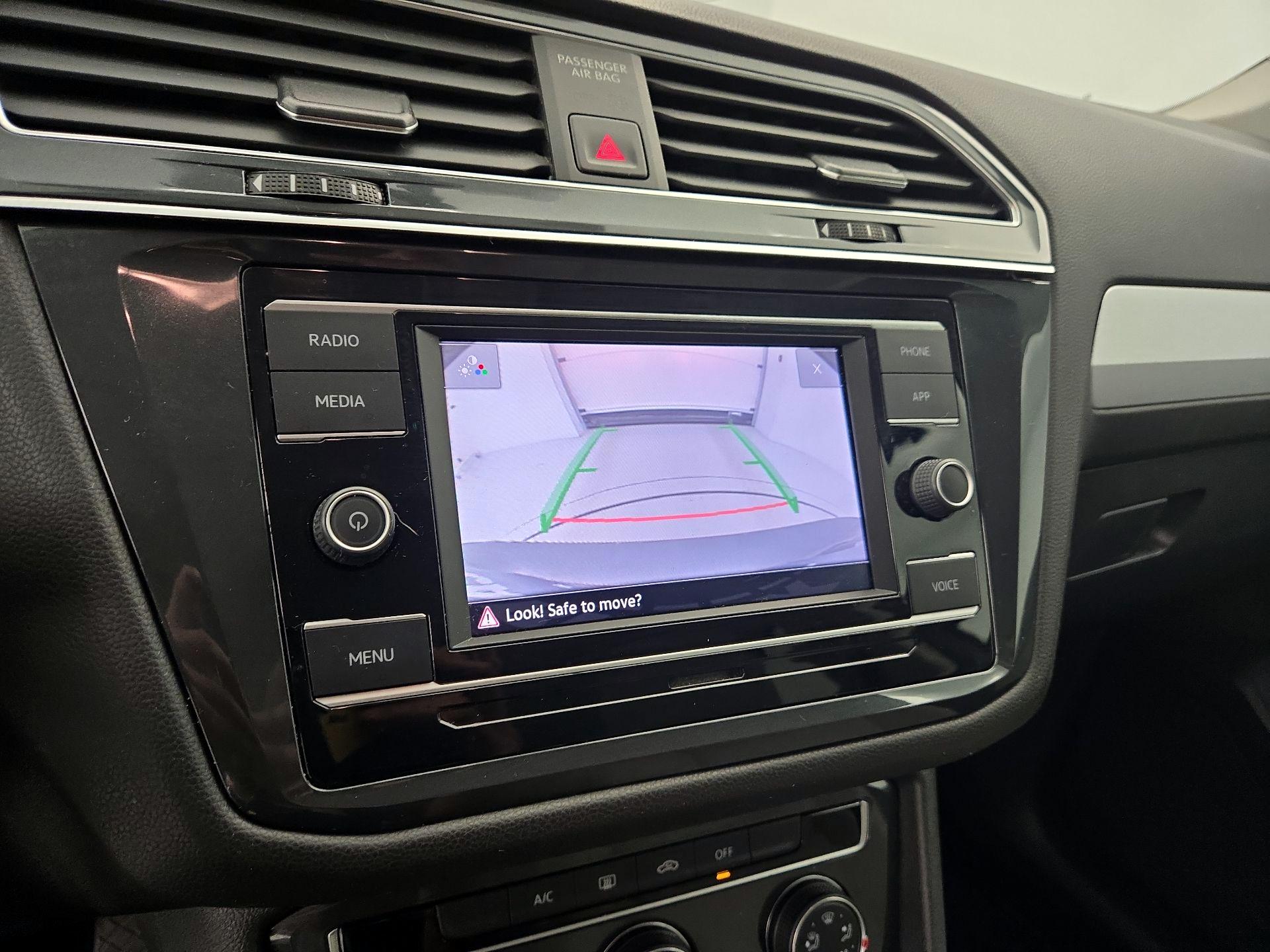 Thumbnail: 2020 Volkswagen Tiguan - 14