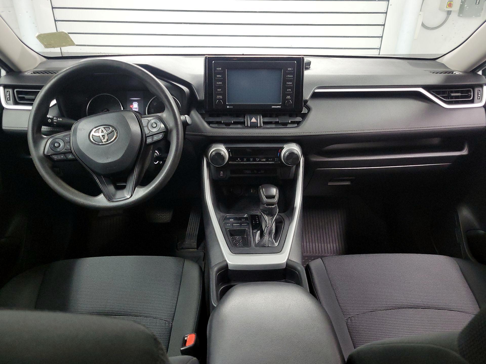 Thumbnail: 2020 Toyota RAV4 - 9