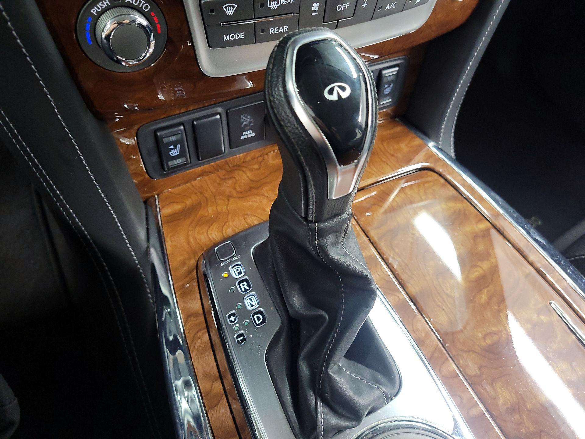 Thumbnail: 2019 INFINITI QX80 - 16