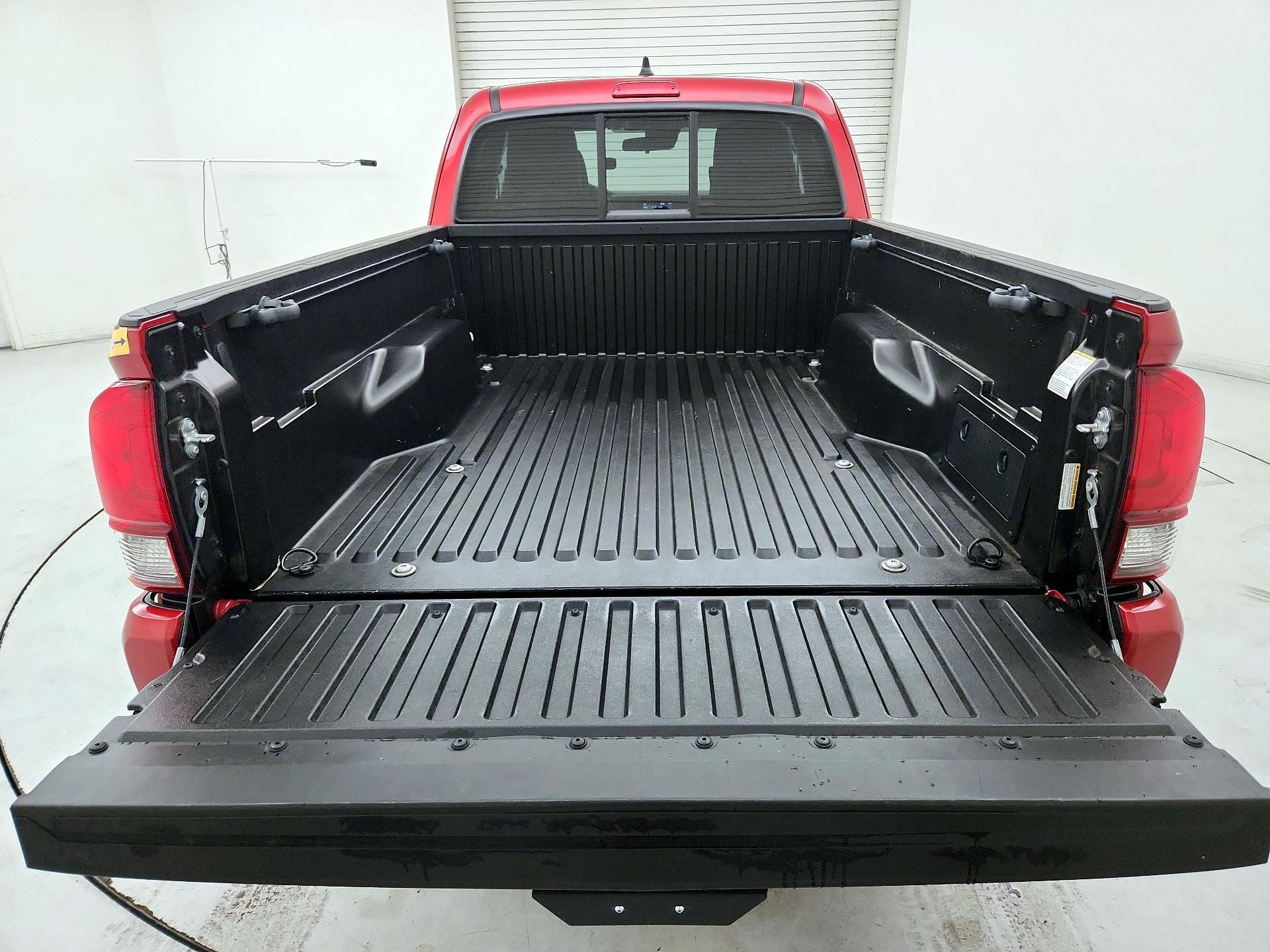 Thumbnail: 2022 Toyota Tacoma - 20