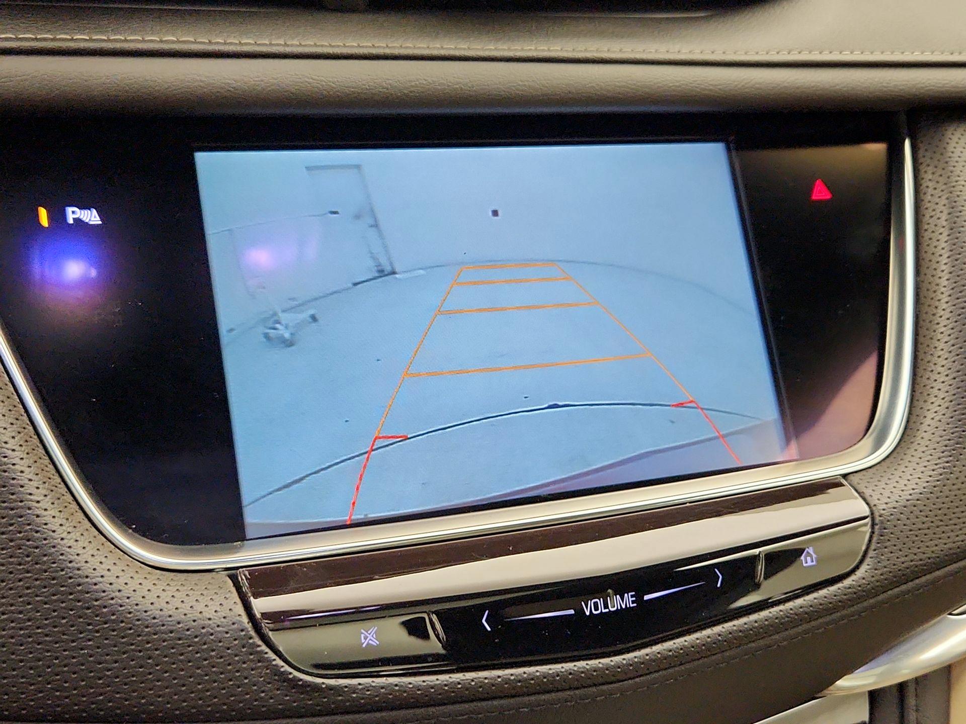 Thumbnail: 2017 Cadillac XT5 - 15