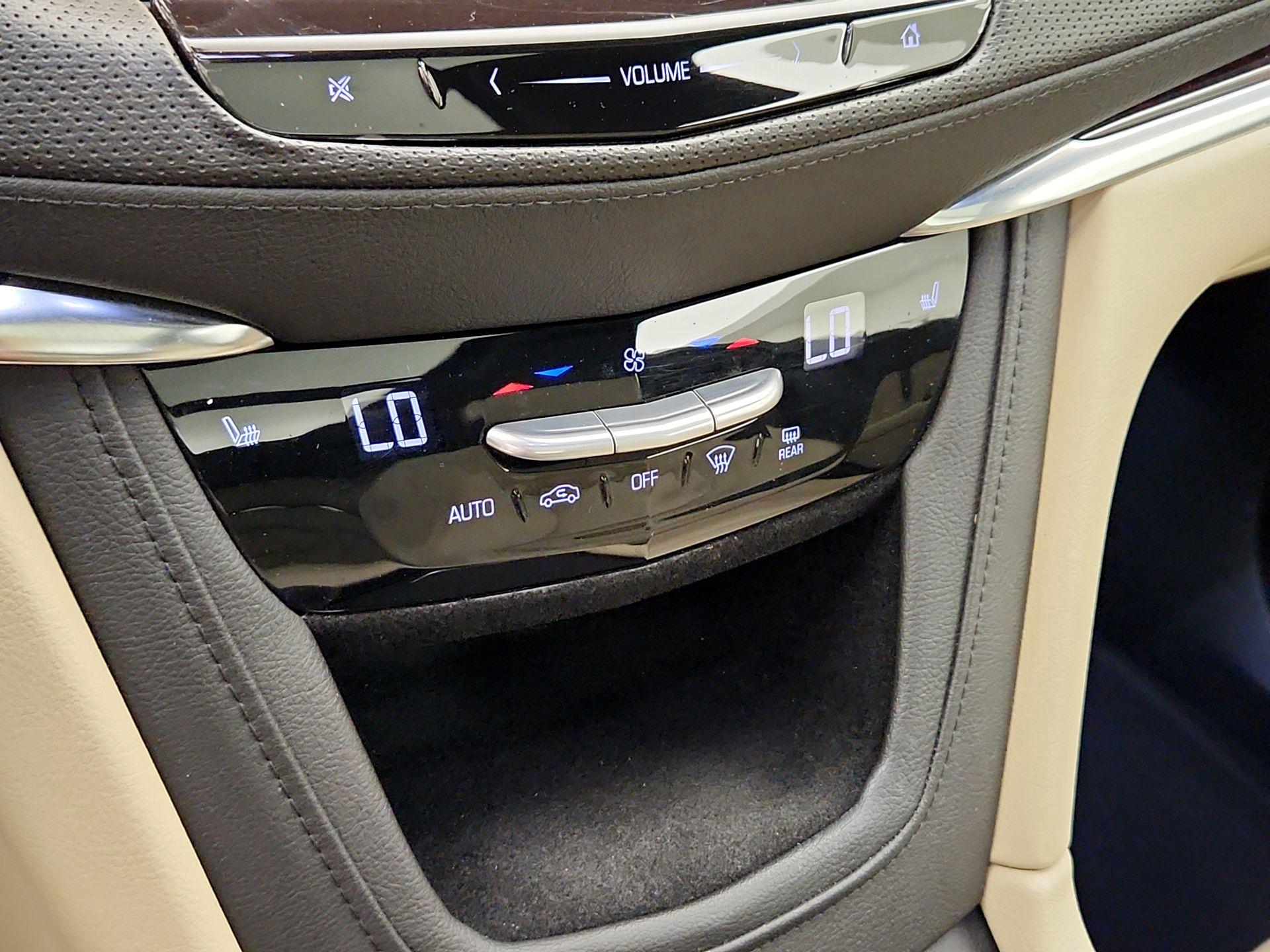 Thumbnail: 2017 Cadillac XT5 - 17