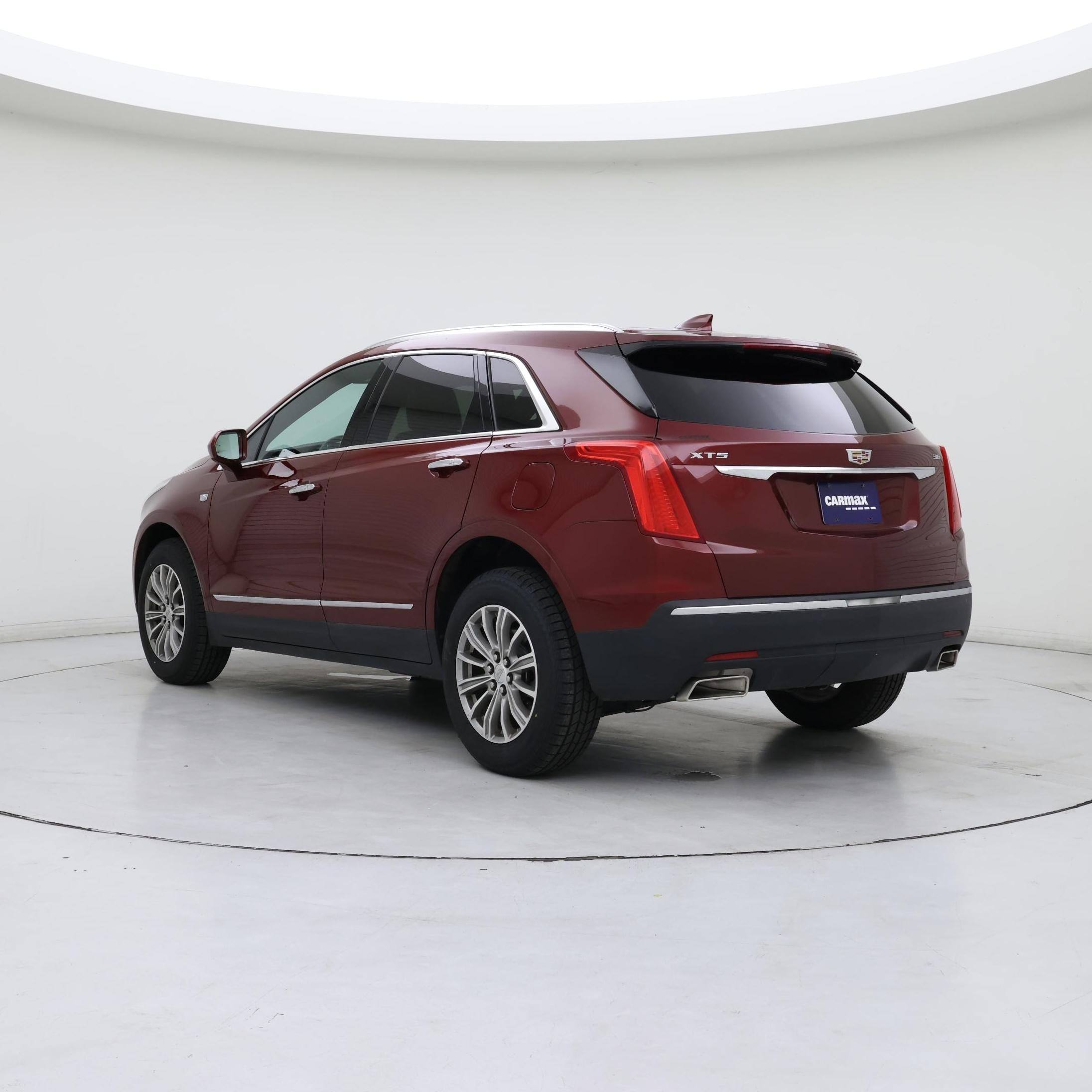 Thumbnail: 2017 Cadillac XT5 - 2