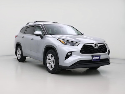 Silver 2022 Toyota Highlander LE
