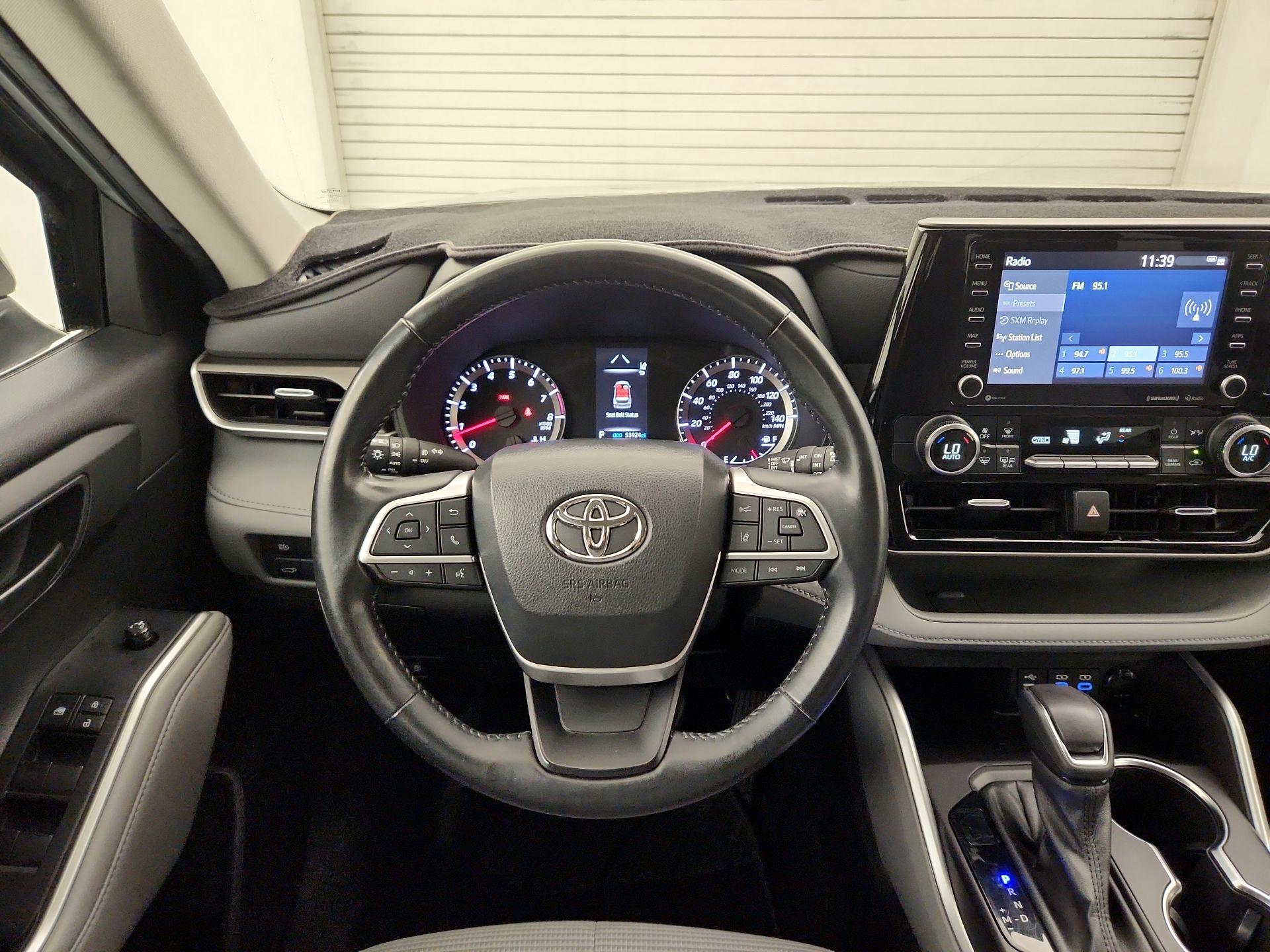 Thumbnail: 2022 Toyota Highlander - 10