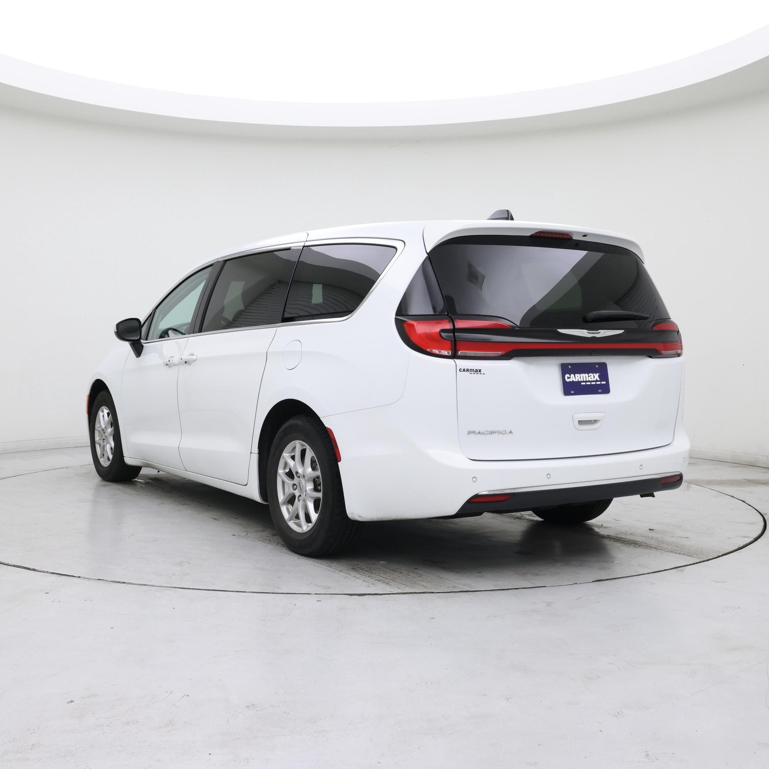 Thumbnail: 2023 Chrysler Pacifica - 2
