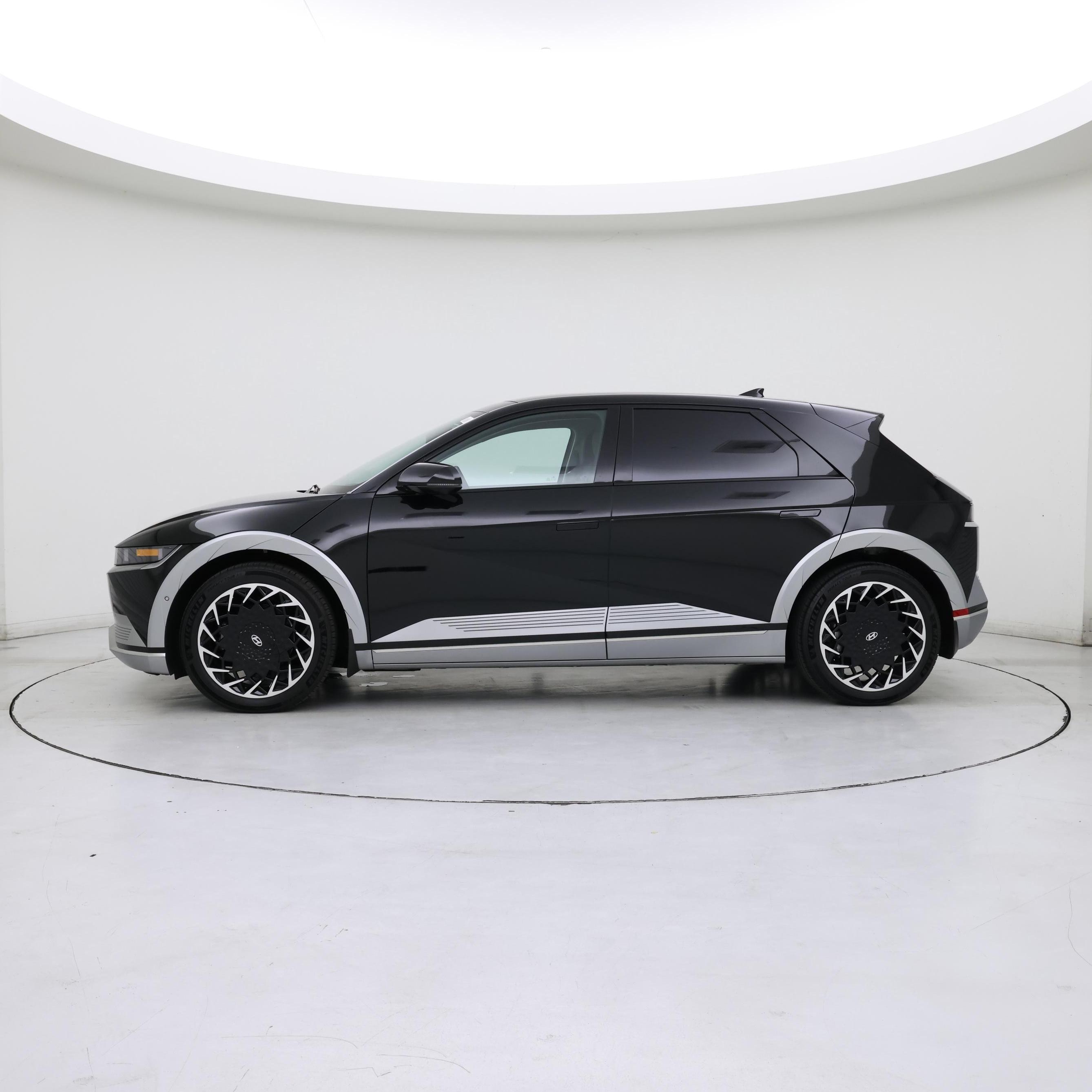 Thumbnail: 2024 Hyundai Ioniq 5 - 3