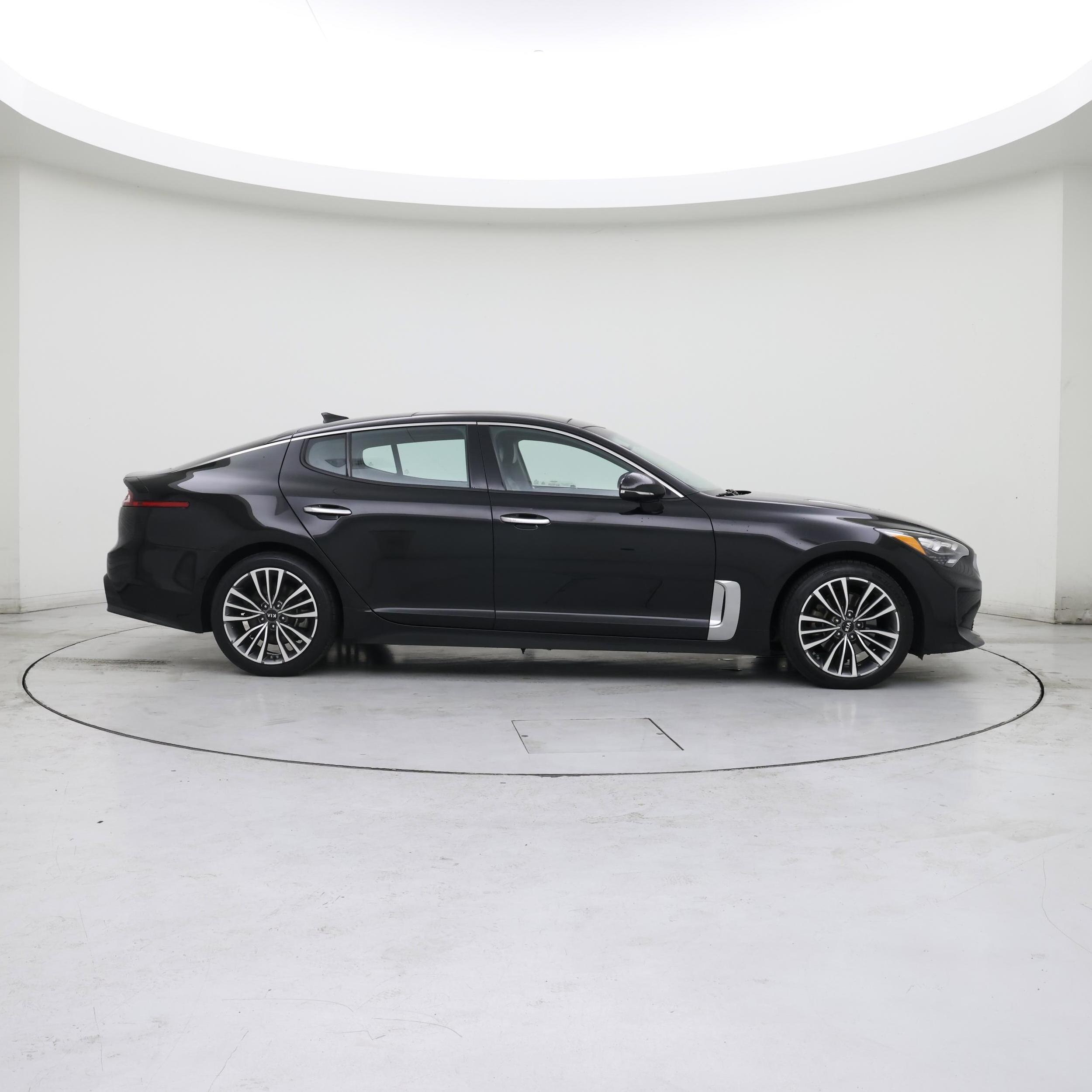 Thumbnail: 2018 Kia Stinger - 7