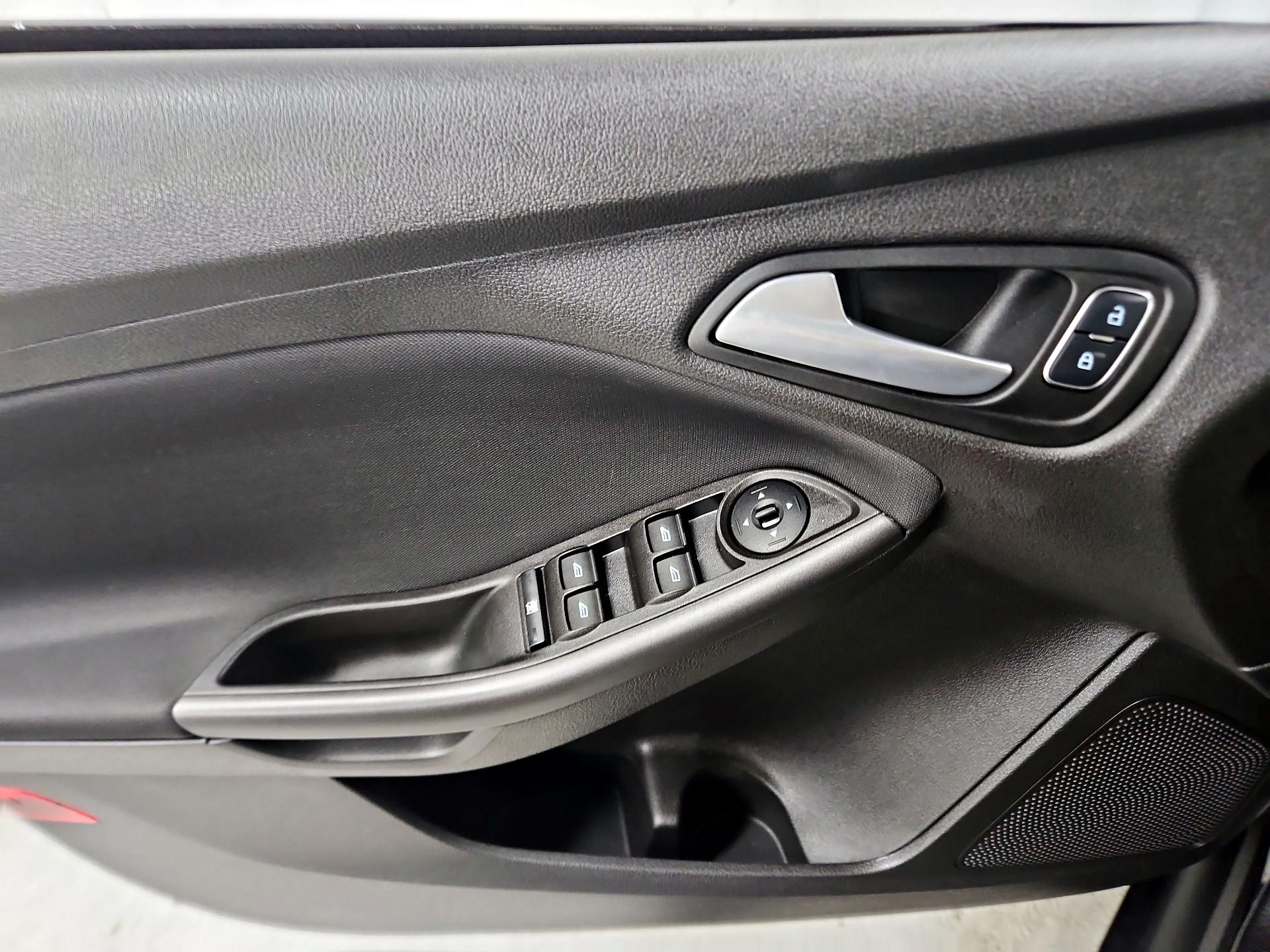 Thumbnail: 2018 Ford Focus - 12