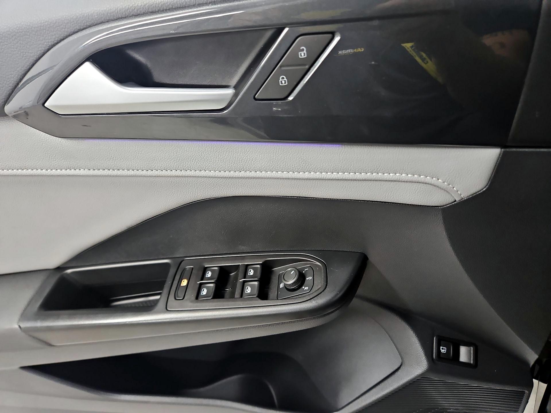 Thumbnail: 2022 Volkswagen Taos - 12