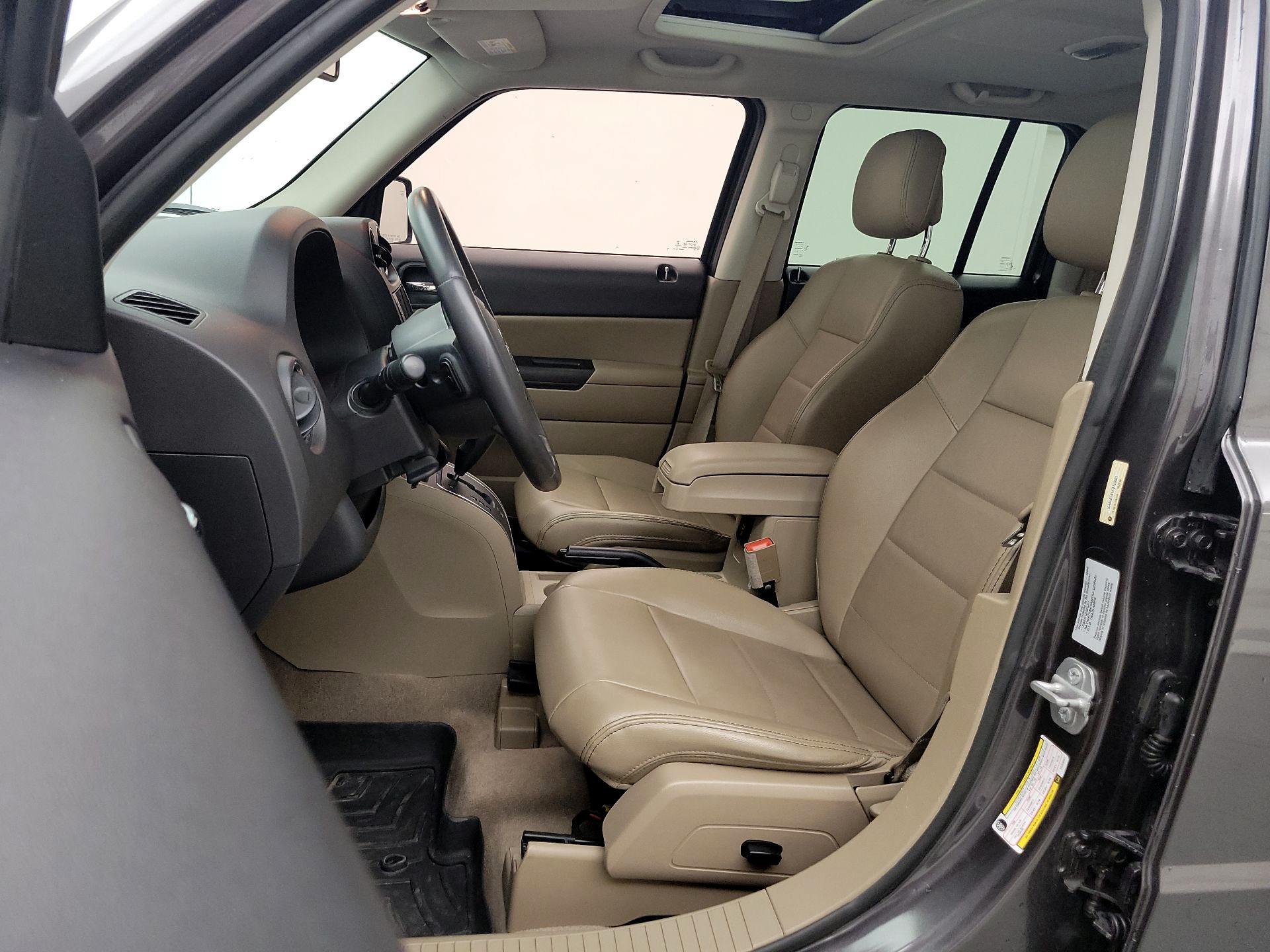 Thumbnail: 2015 Jeep Patriot - 11